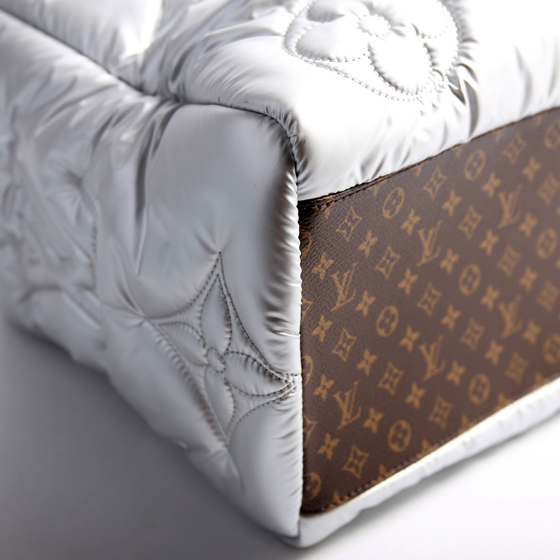 ONTHEGO GM Econyl Pillow Monogram