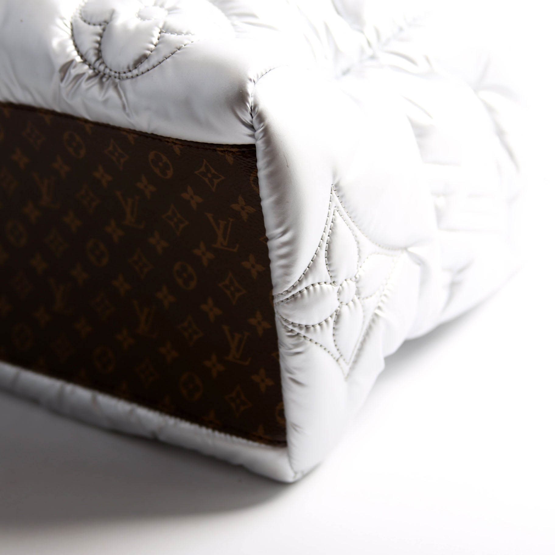 ONTHEGO GM Econyl Pillow Monogram
