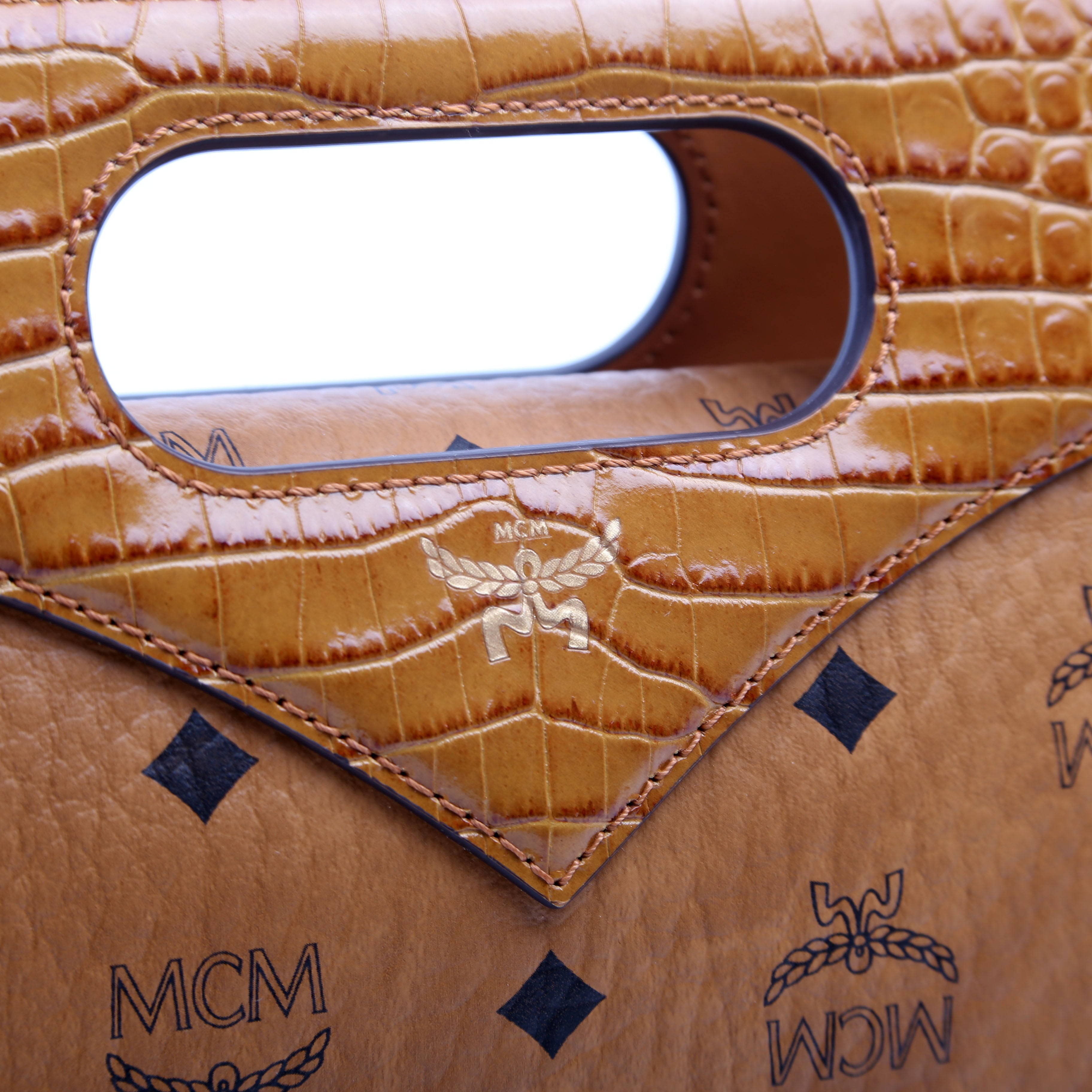 Visetos/Crocodile Embossed Leather Diamond Tote Small Cognac