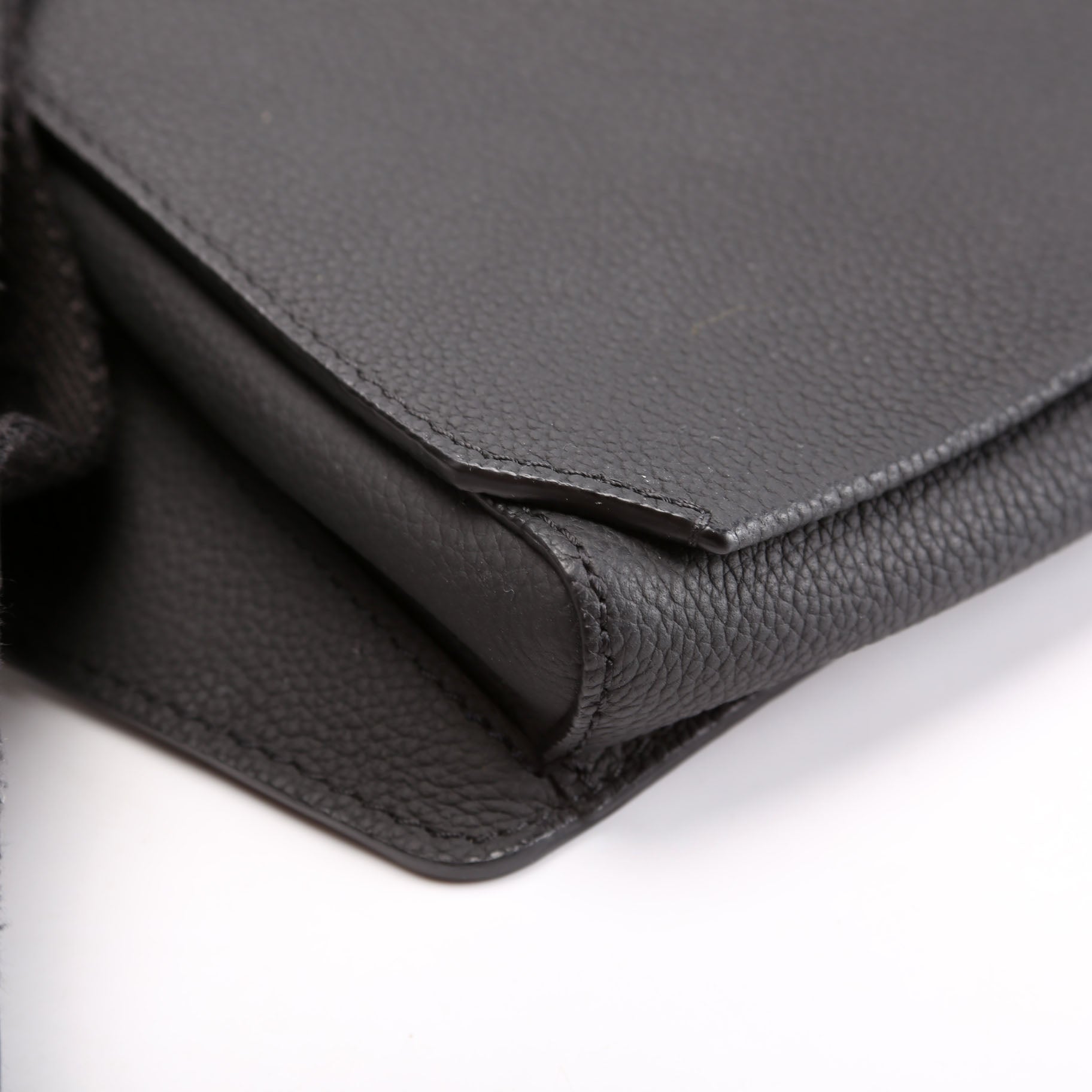 Takeoff Sling Aerogram Leather Black