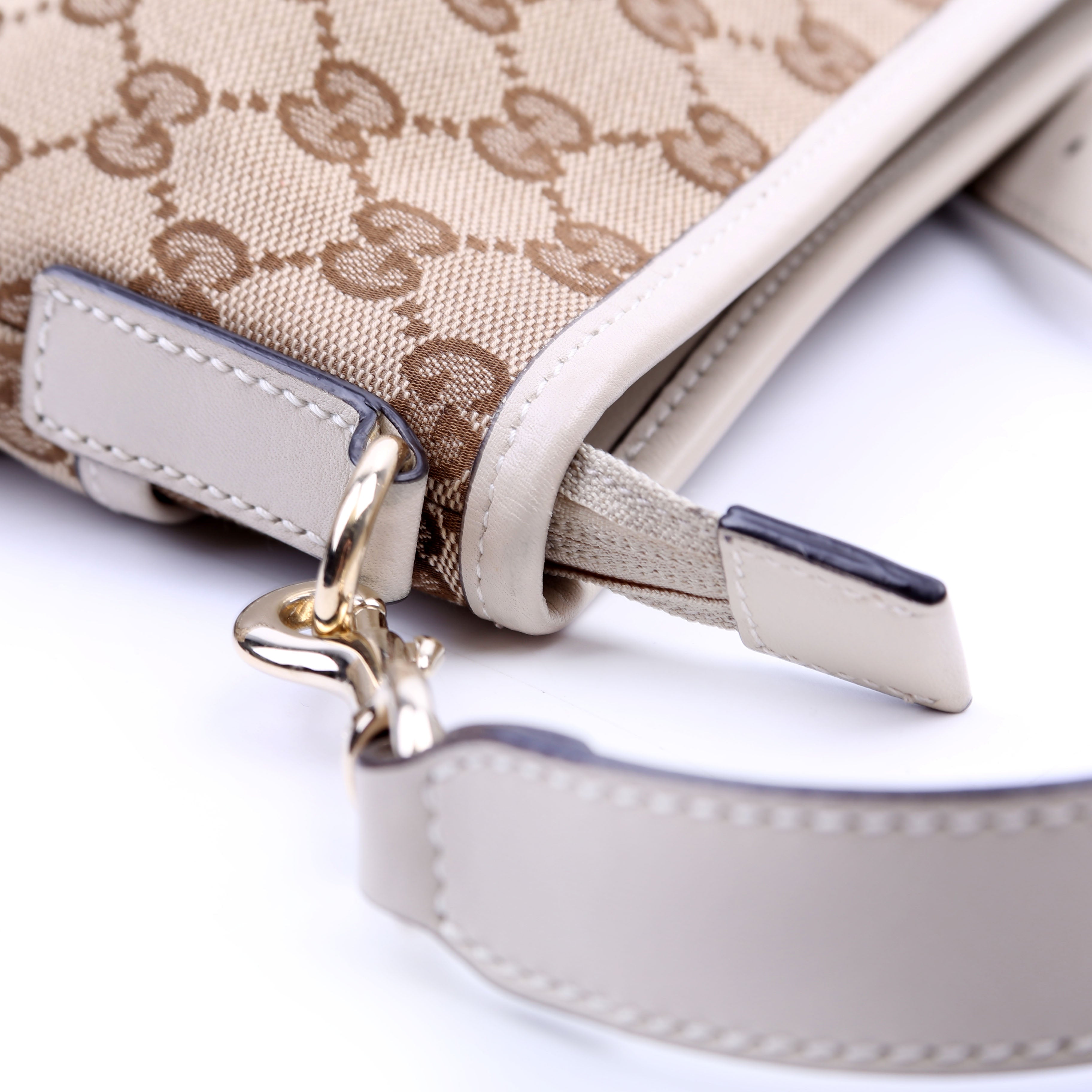 388924 GG Canvas Crossbody White