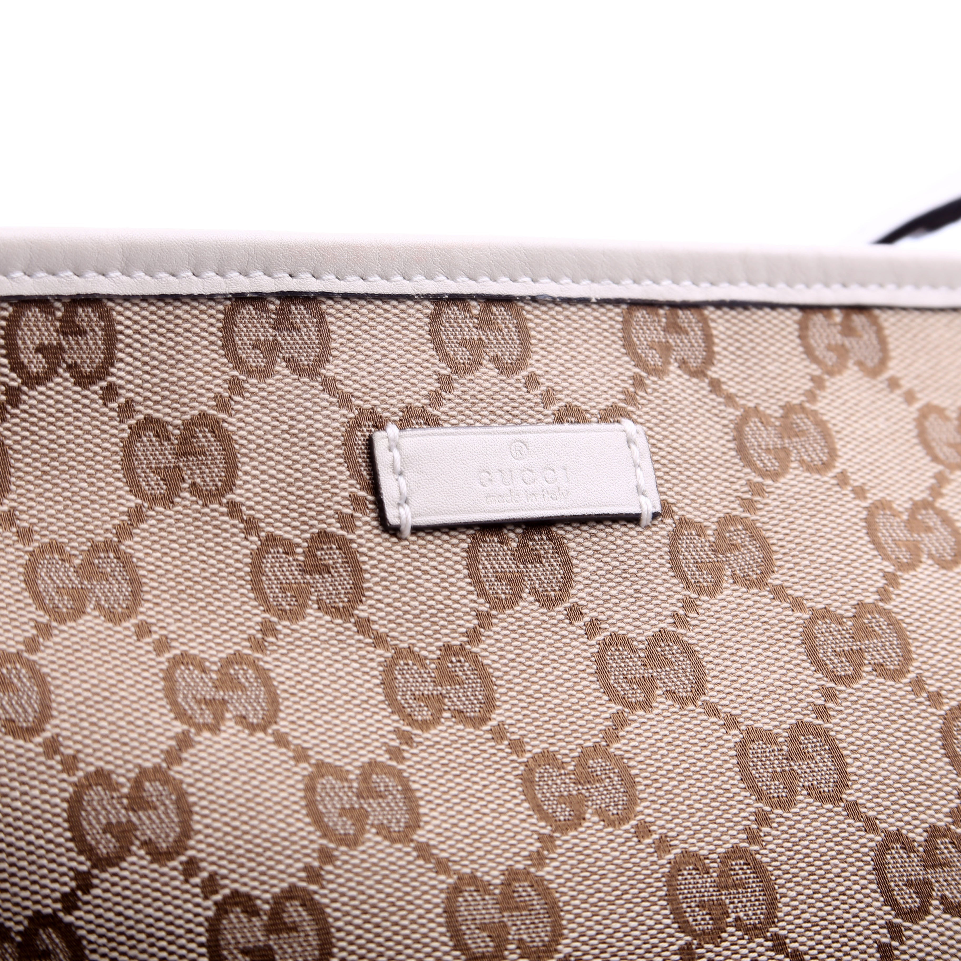 388924 GG Canvas Crossbody White