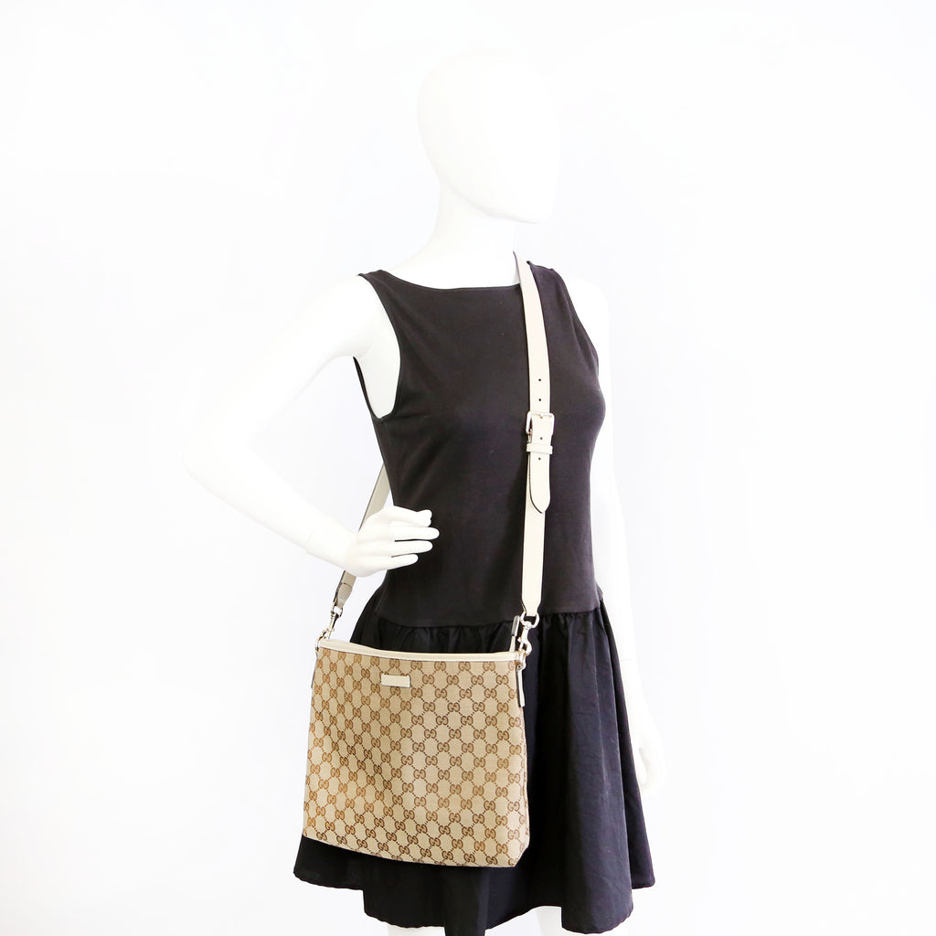 388924 GG Canvas Crossbody White