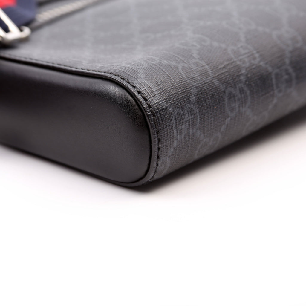 523599 Supreme Messenger Bag