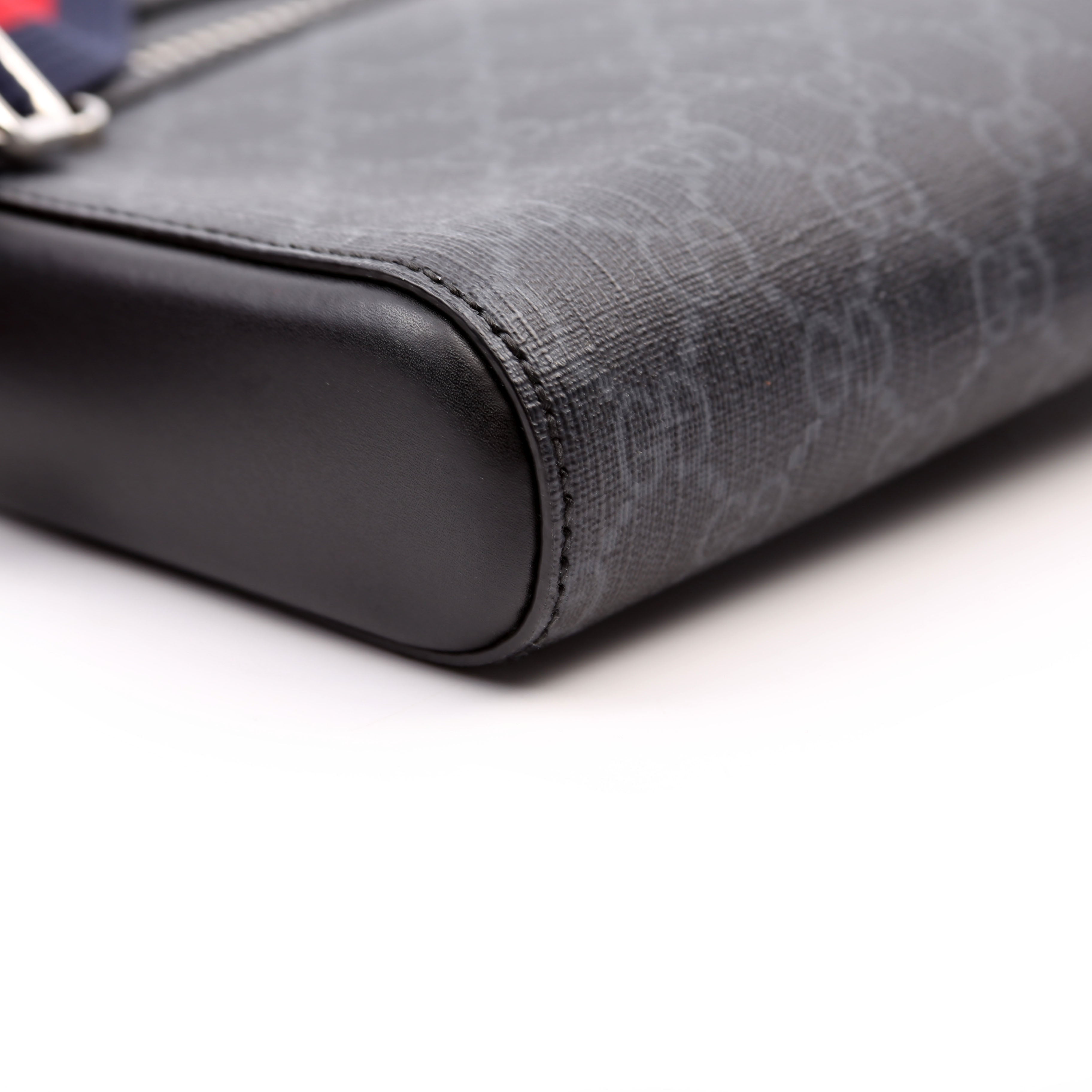 523599 Supreme Messenger Bag