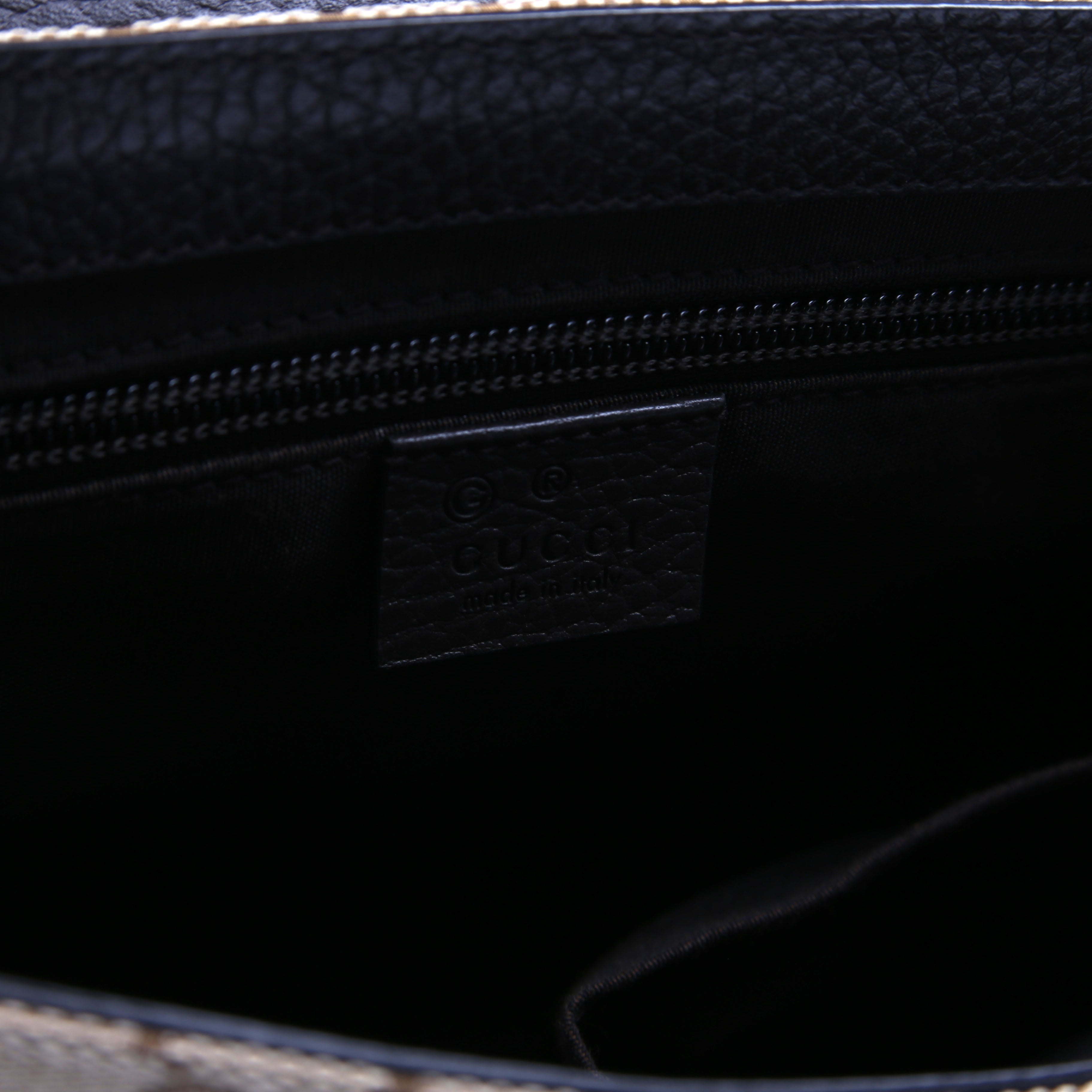 449172 GG Canvas Messenger