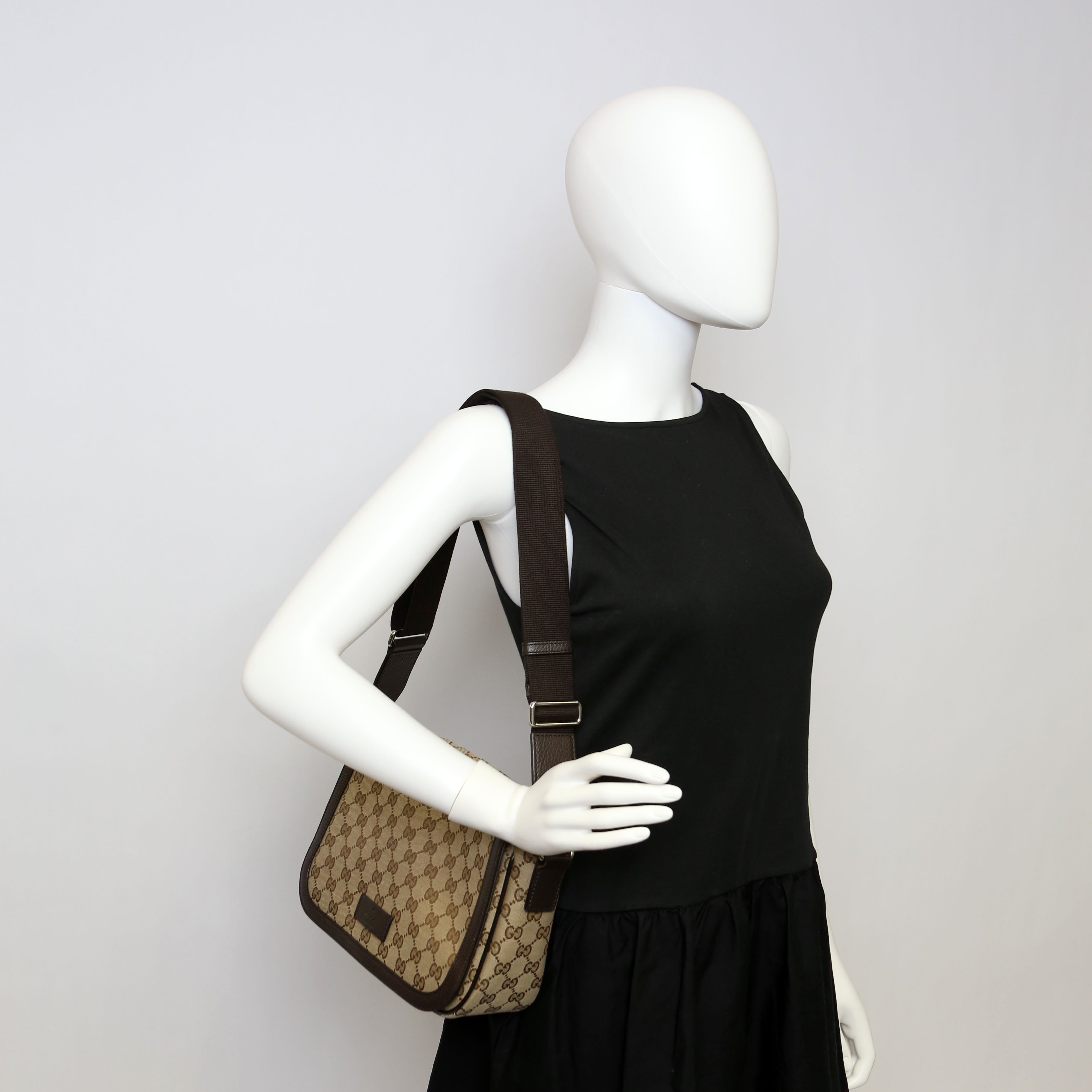 449172 GG Canvas Messenger