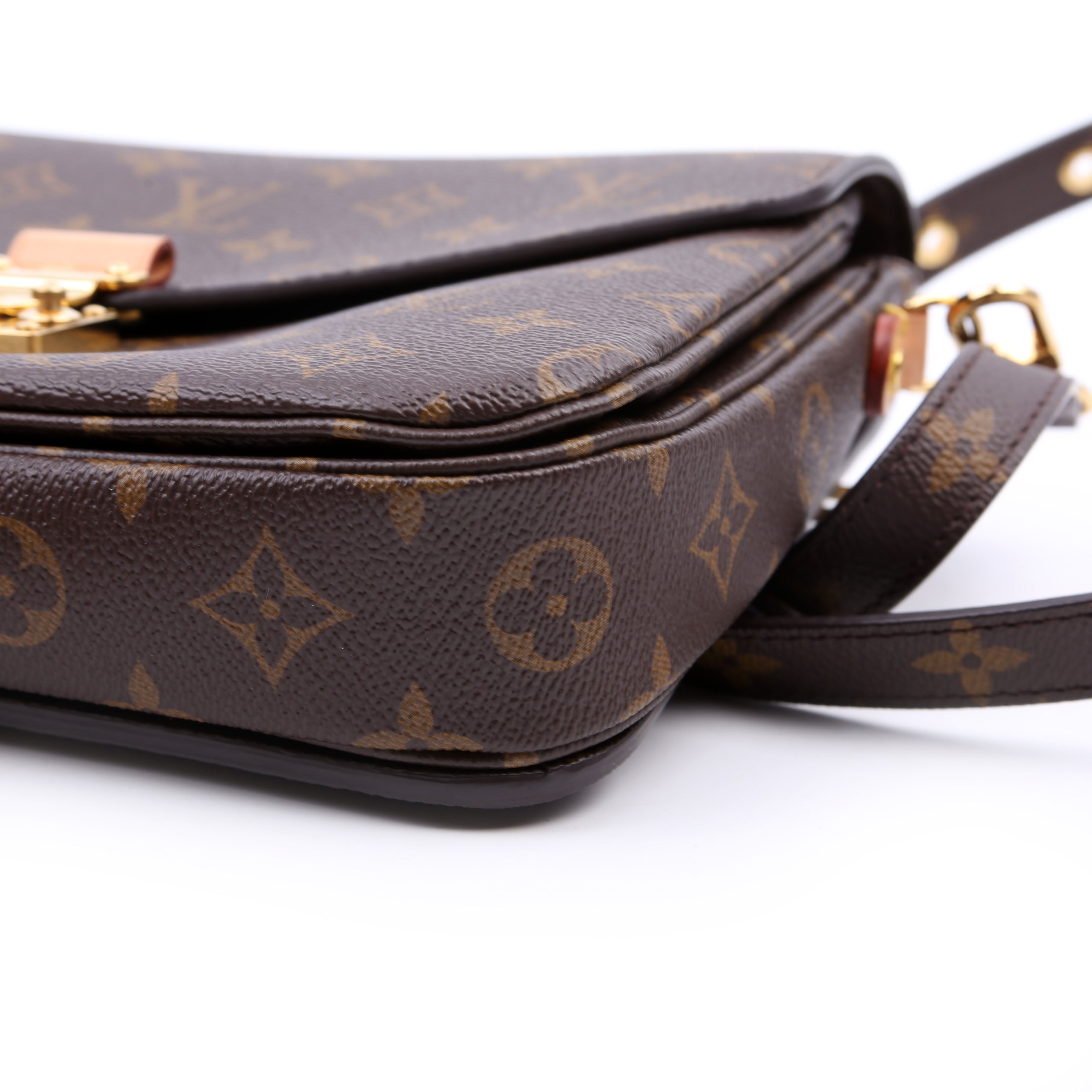 Pochette Metis Monogram