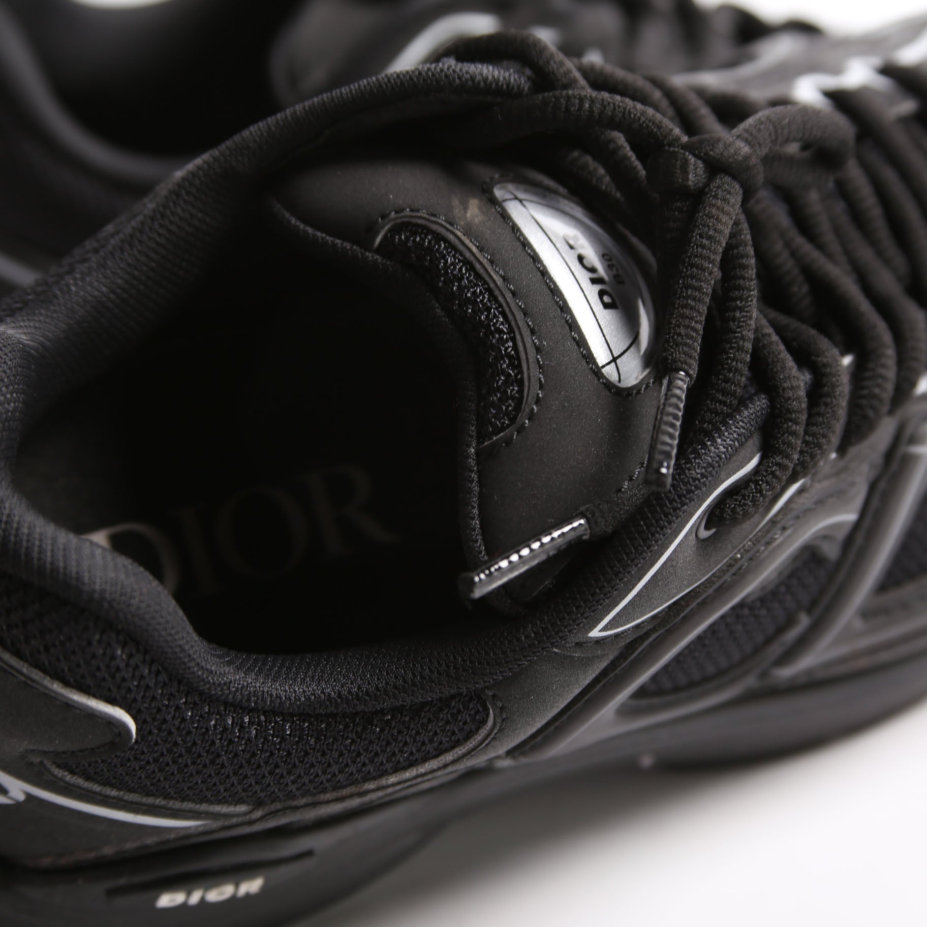 B30 Countdown Sneakers Size 39 Black
