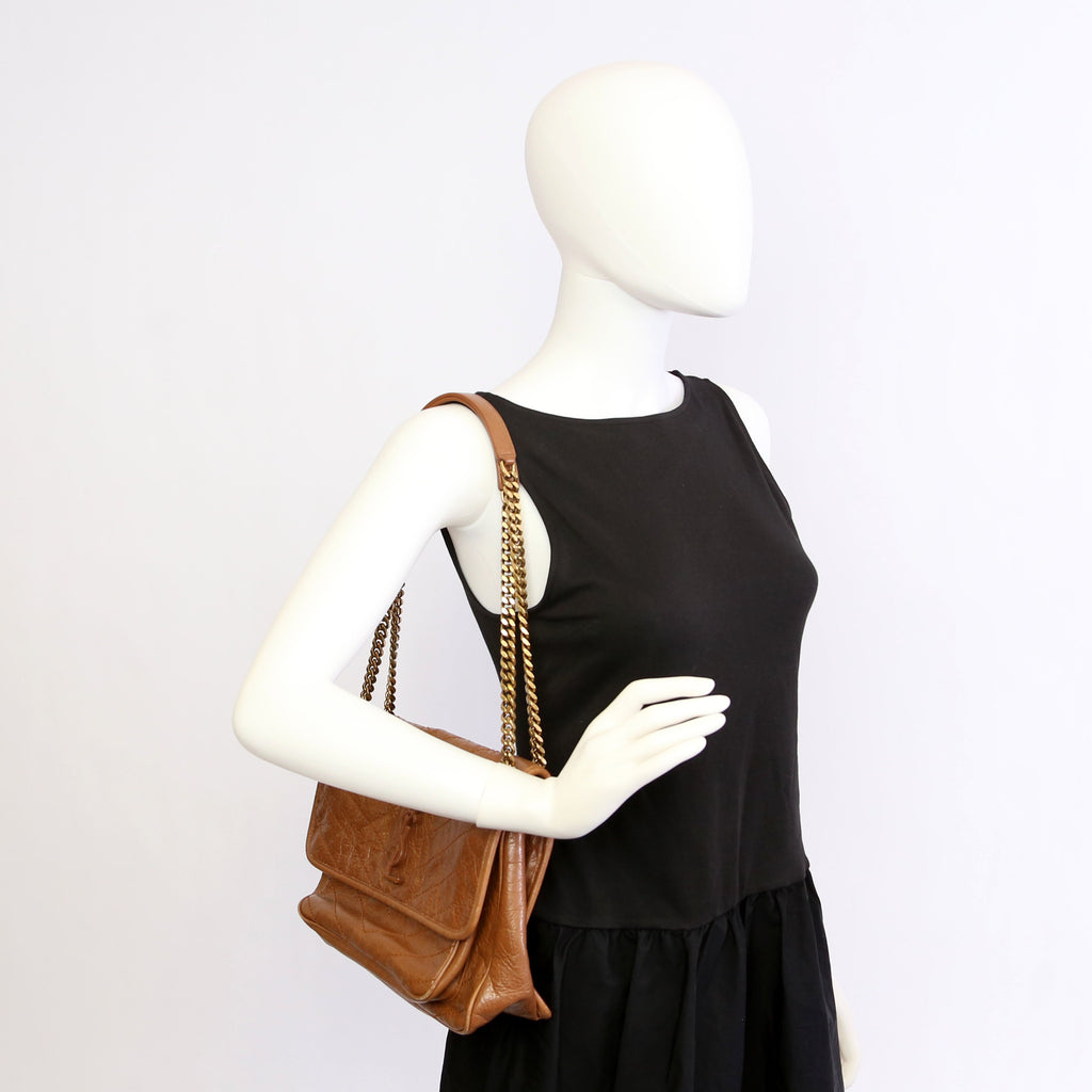 Niki Medium Crinkle Leather Brown
