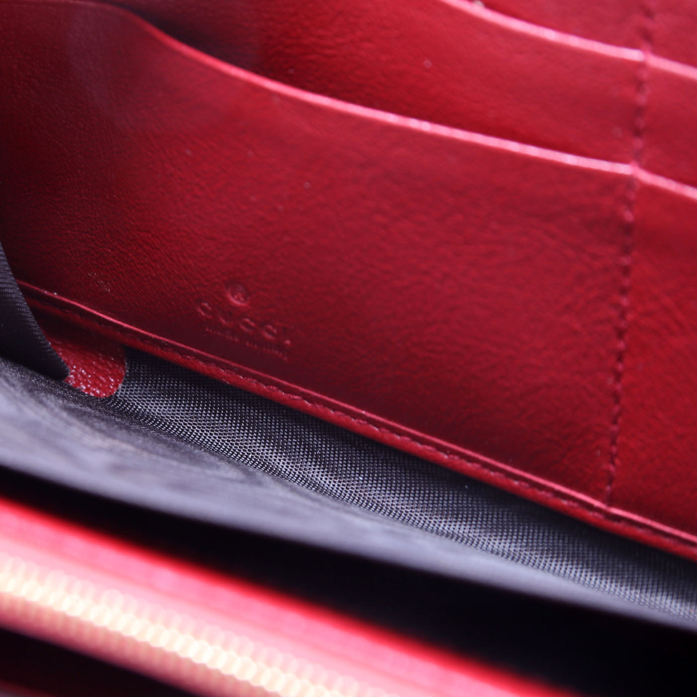 573791 Leather Rajah Zip Around Wallet Red/Green