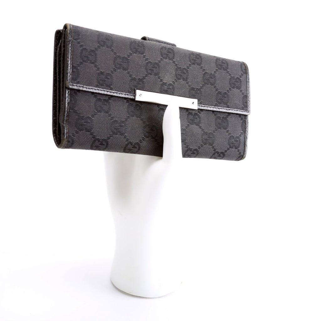112715 GG Canvas Continental Wallet