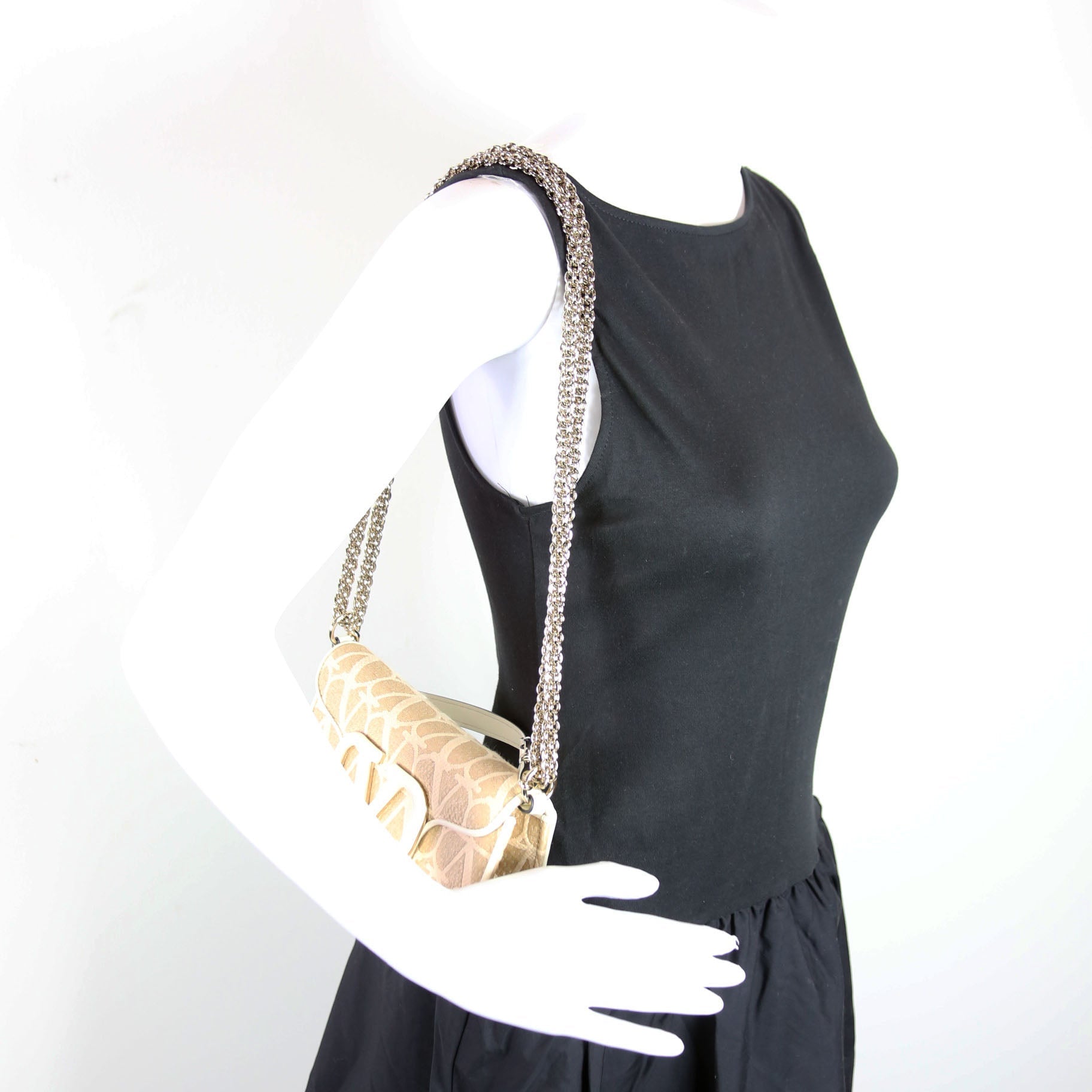 V Logo Small Loco Raffia Shoulder Bag Beige/White