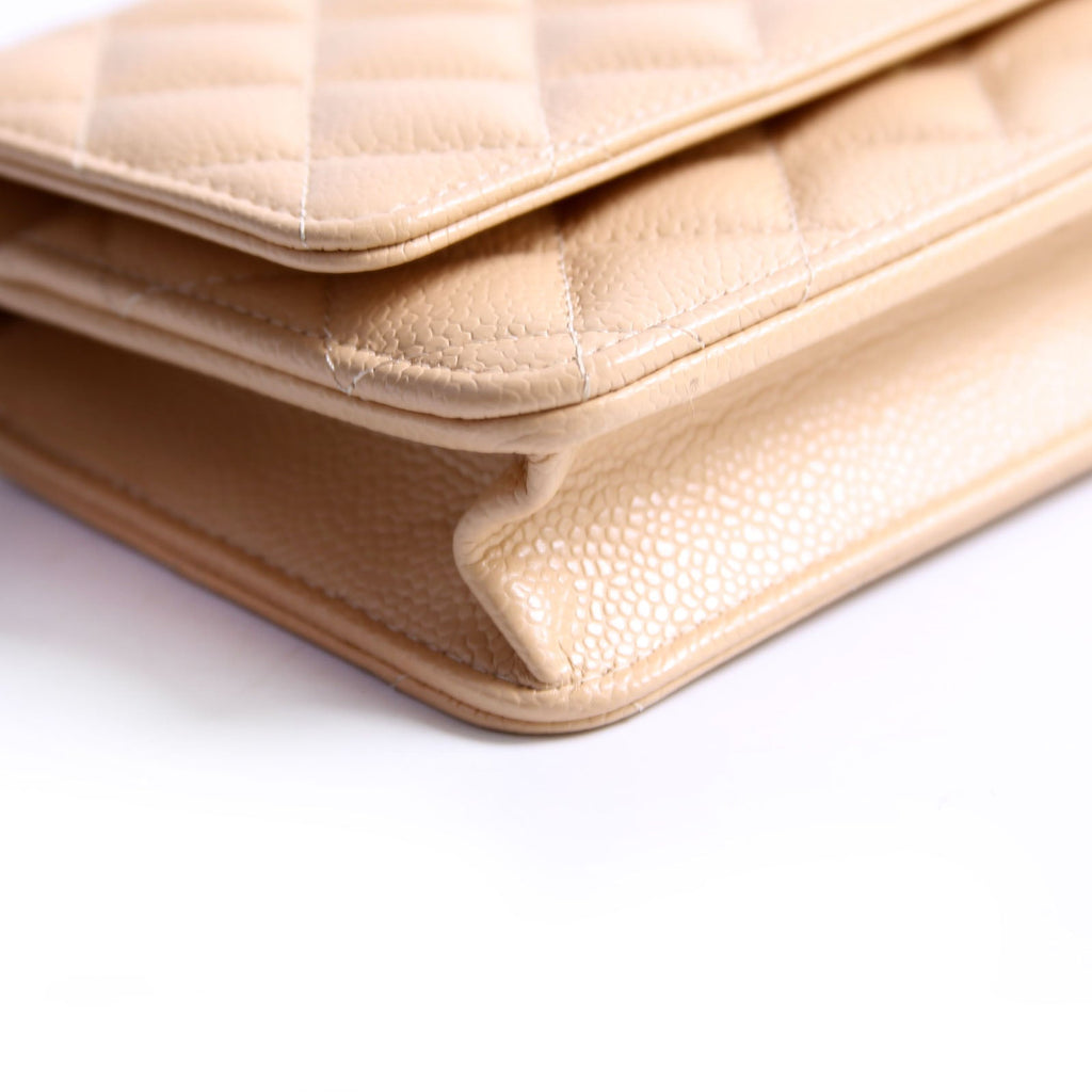 Wallet On Chain Classic Quilted Caviar RFID Biege