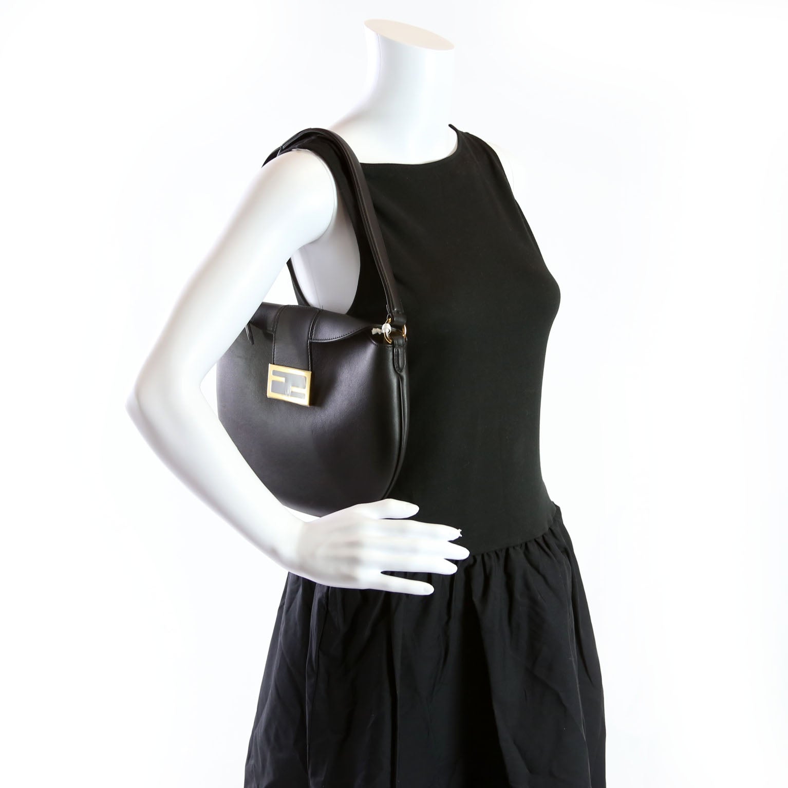 Croissant Small Leather Hobo Black