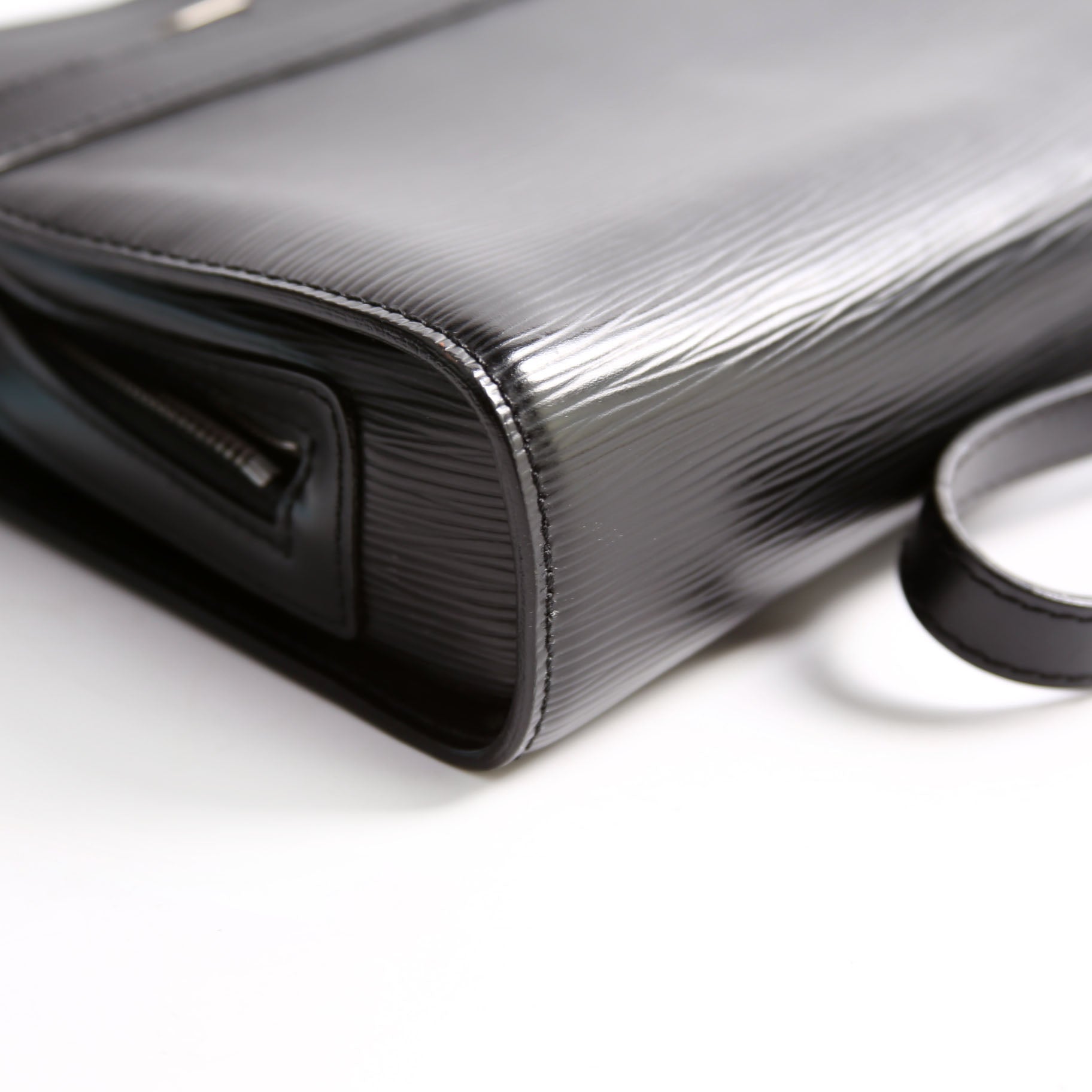 Hoche Zip Wristlet Epi Black