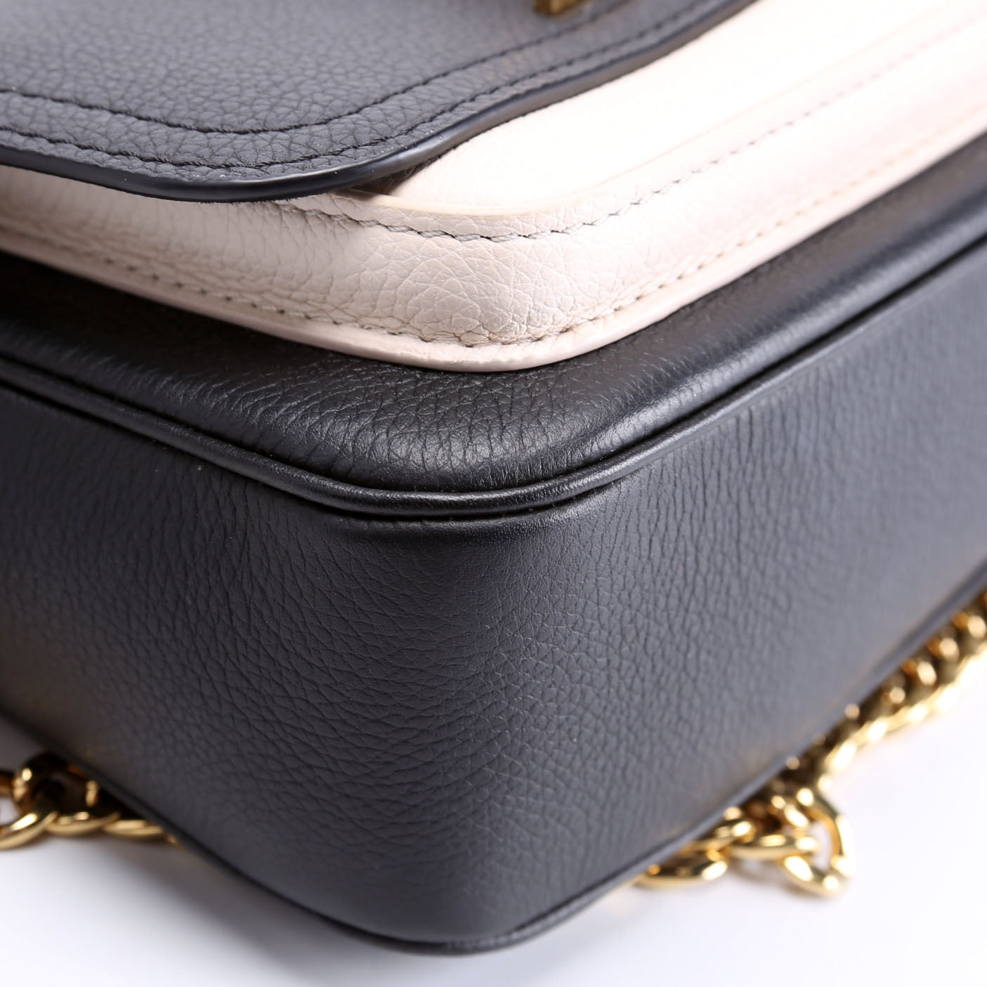 LockMe Tender Supple Calfskin