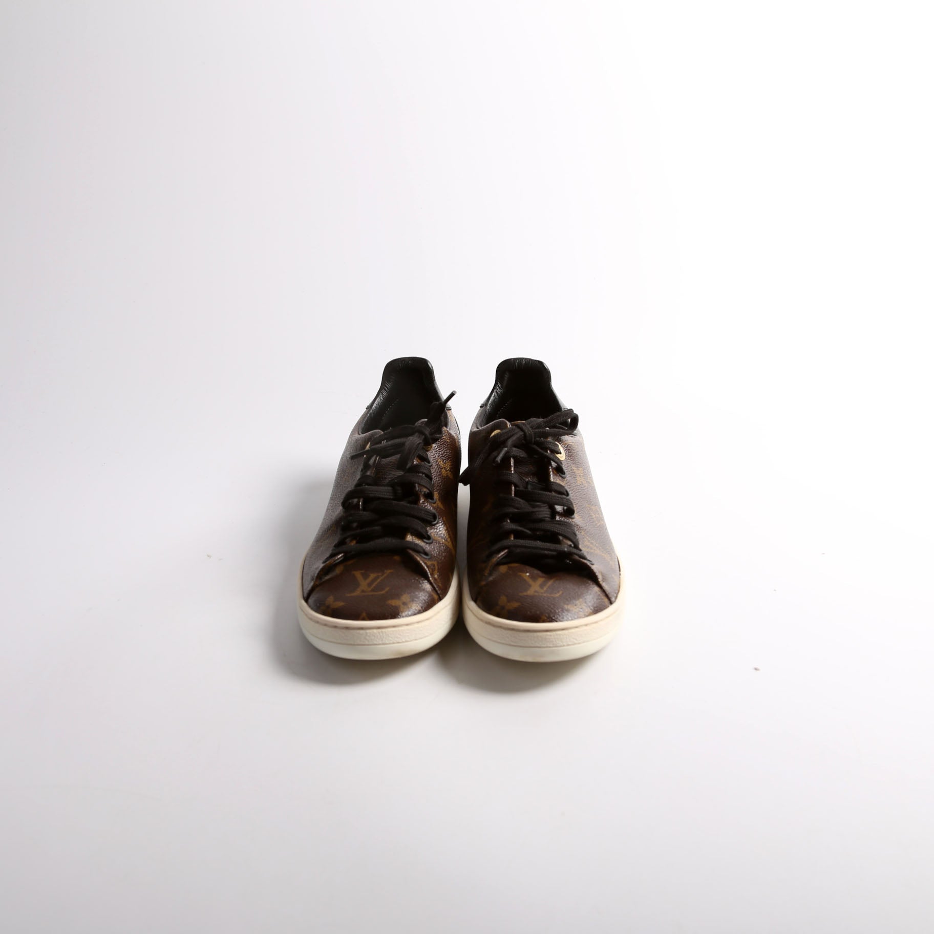 Frontrow Sneakers Size 38.5