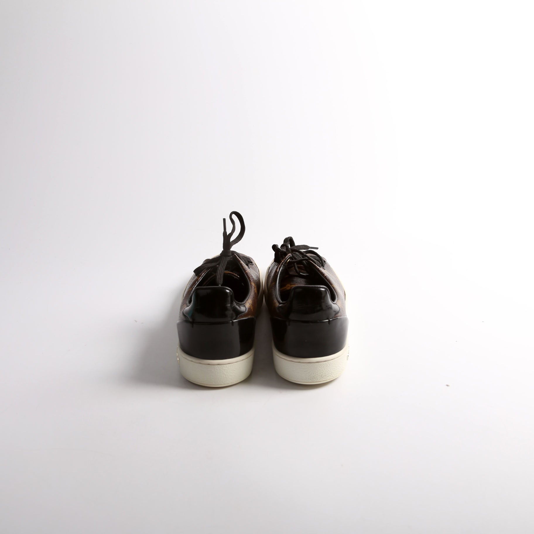Frontrow Sneakers Size 38.5