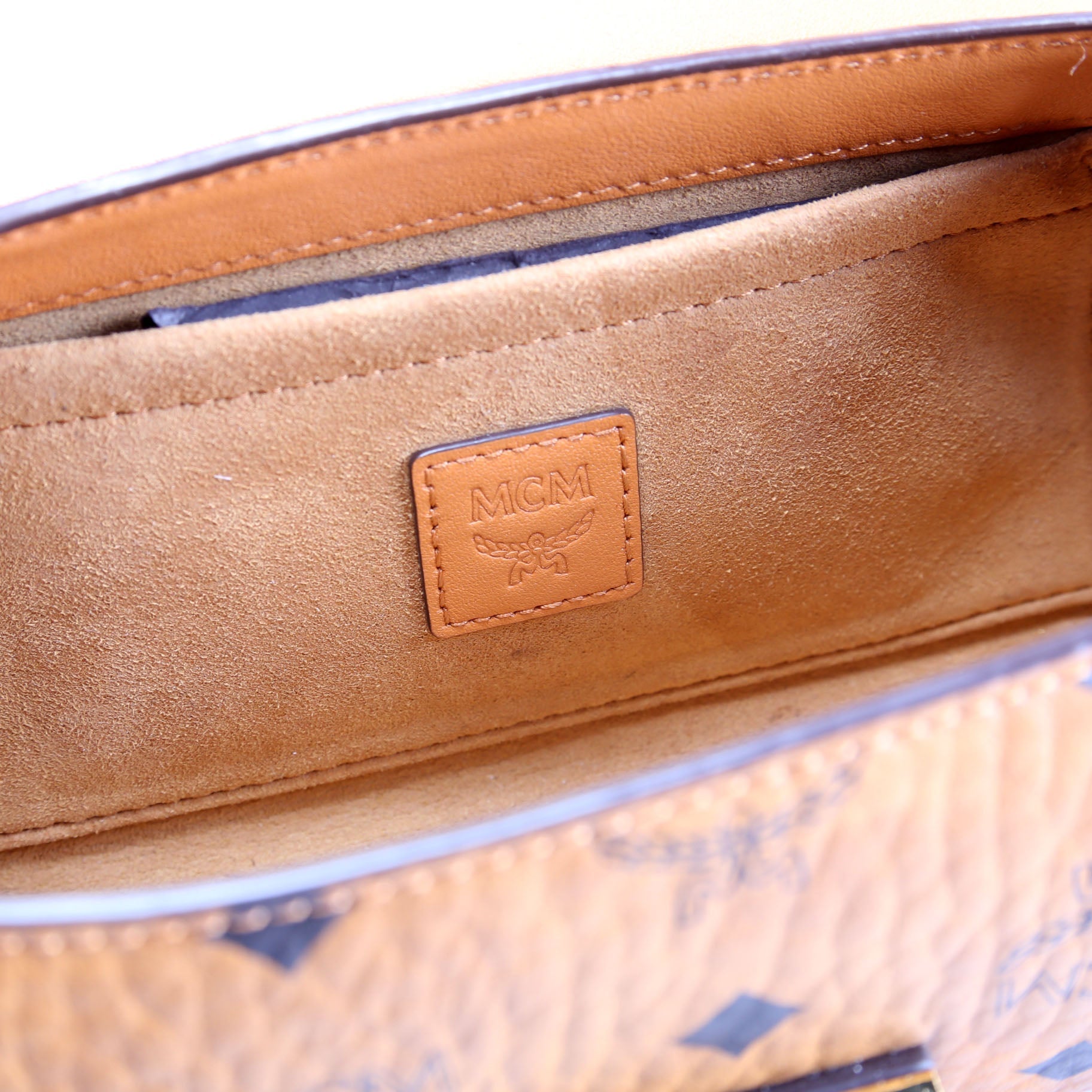 Visetos Tracy Small Crossbody Cognac