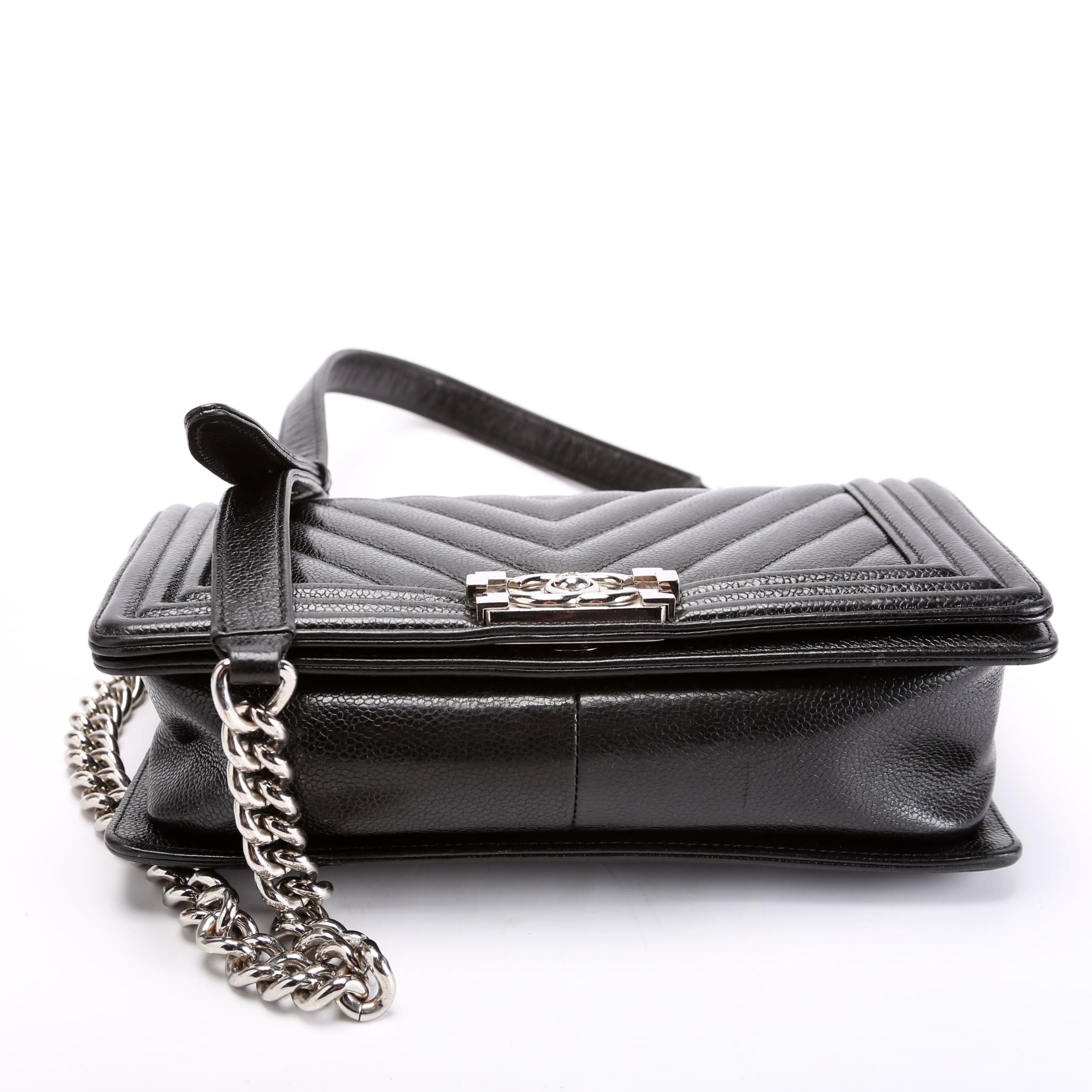 Boy Flap Medium Chevron Caviar 29M Black