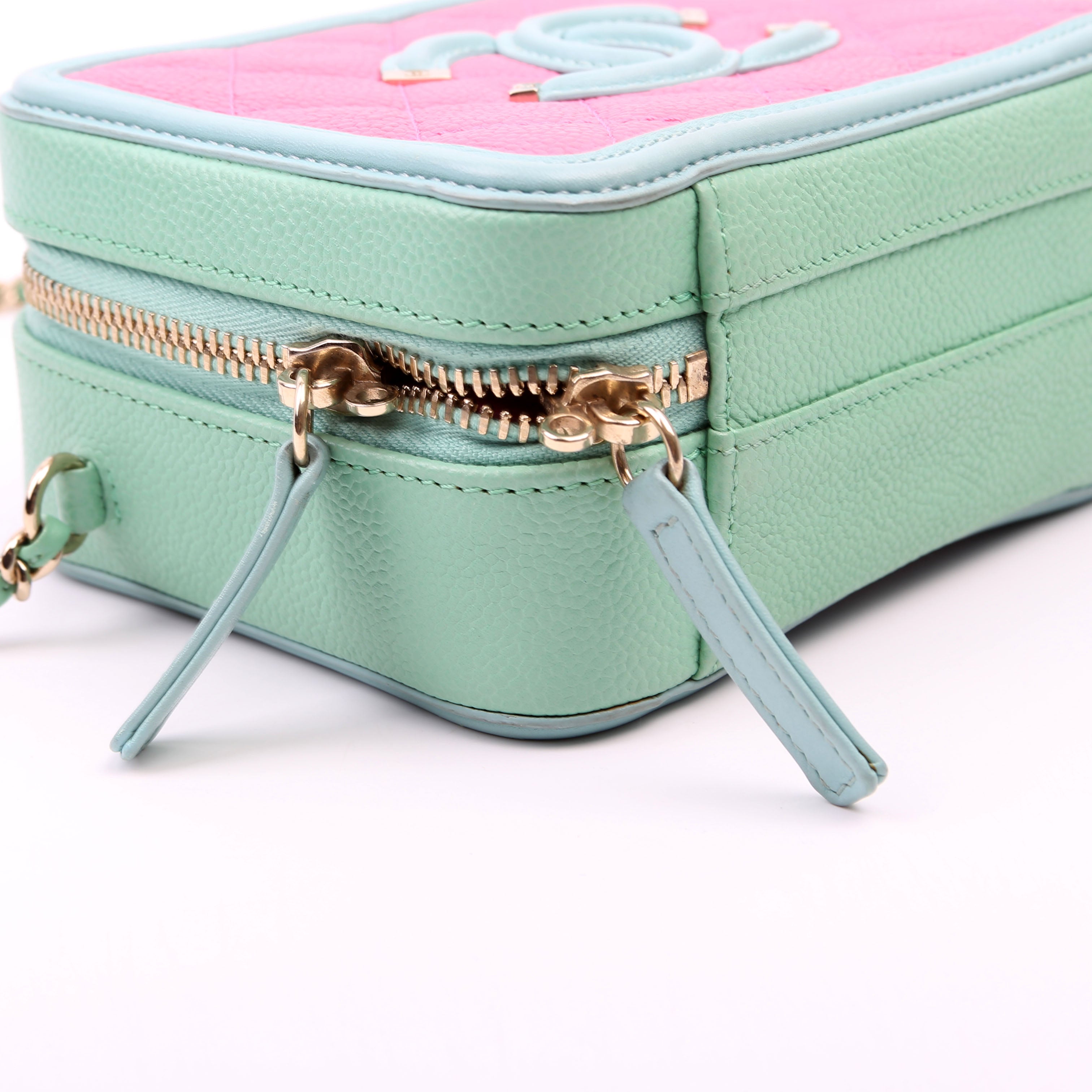 Mini Filigree Vanity Case 26M Green/Pink