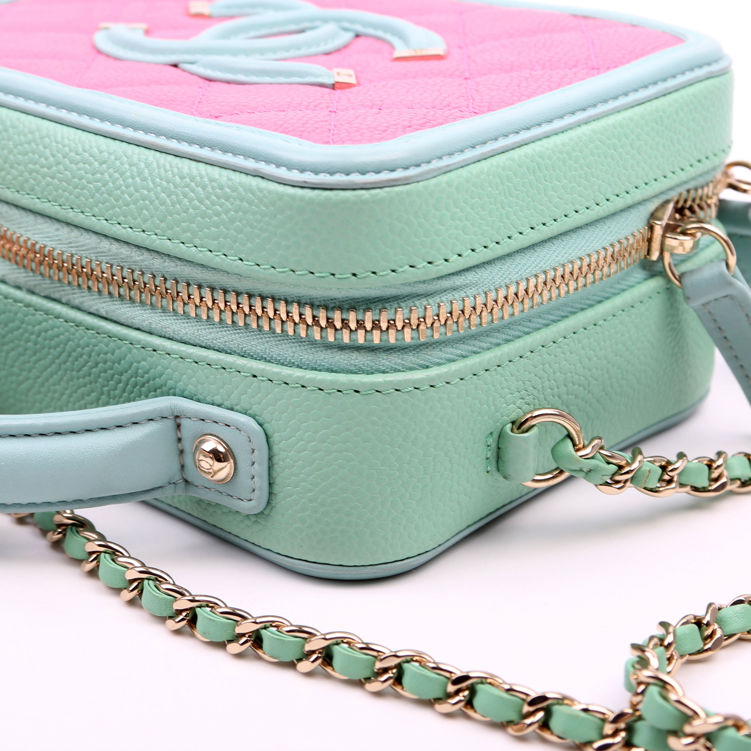 Mini Filigree Vanity Case 26M Green/Pink