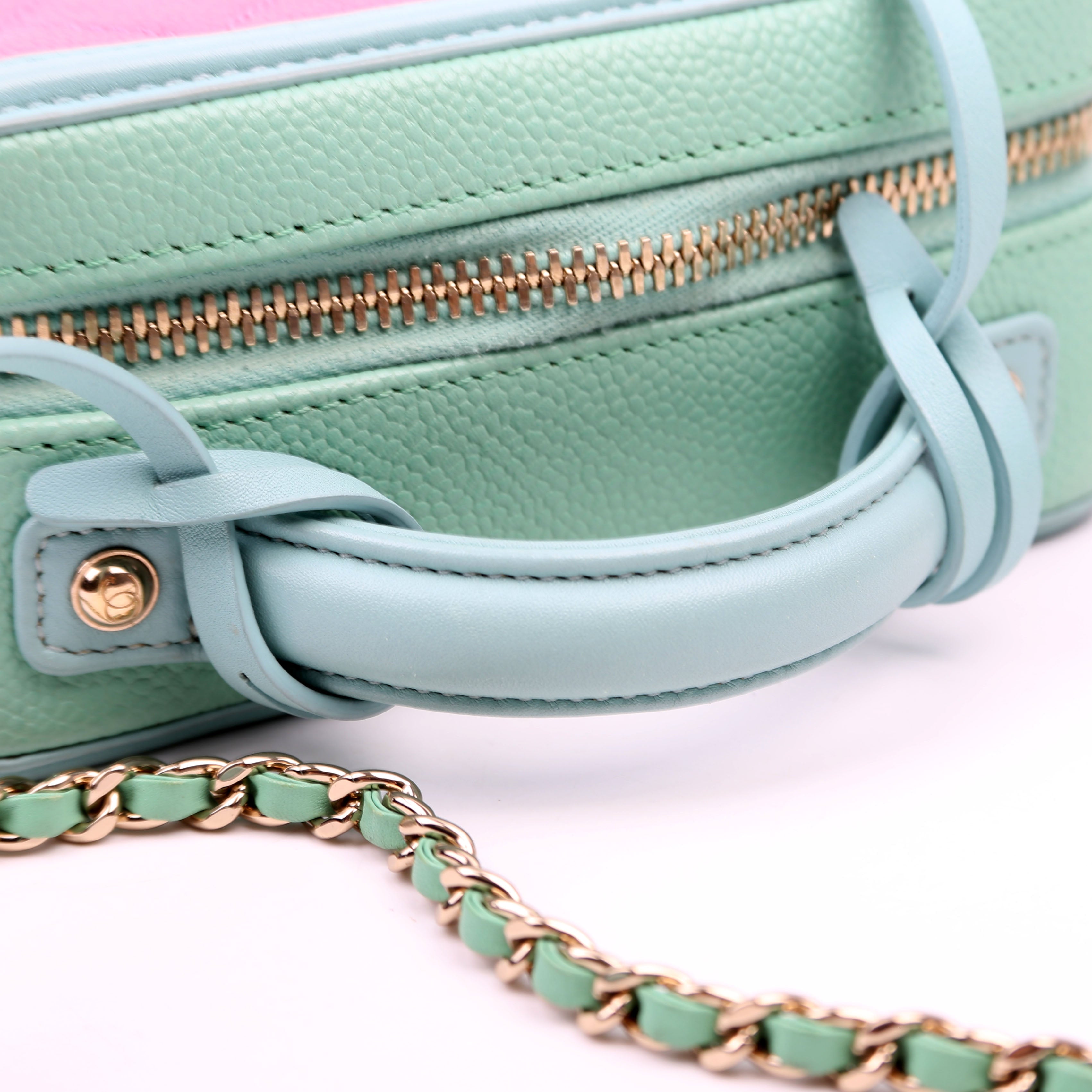 Mini Filigree Vanity Case 26M Green/Pink