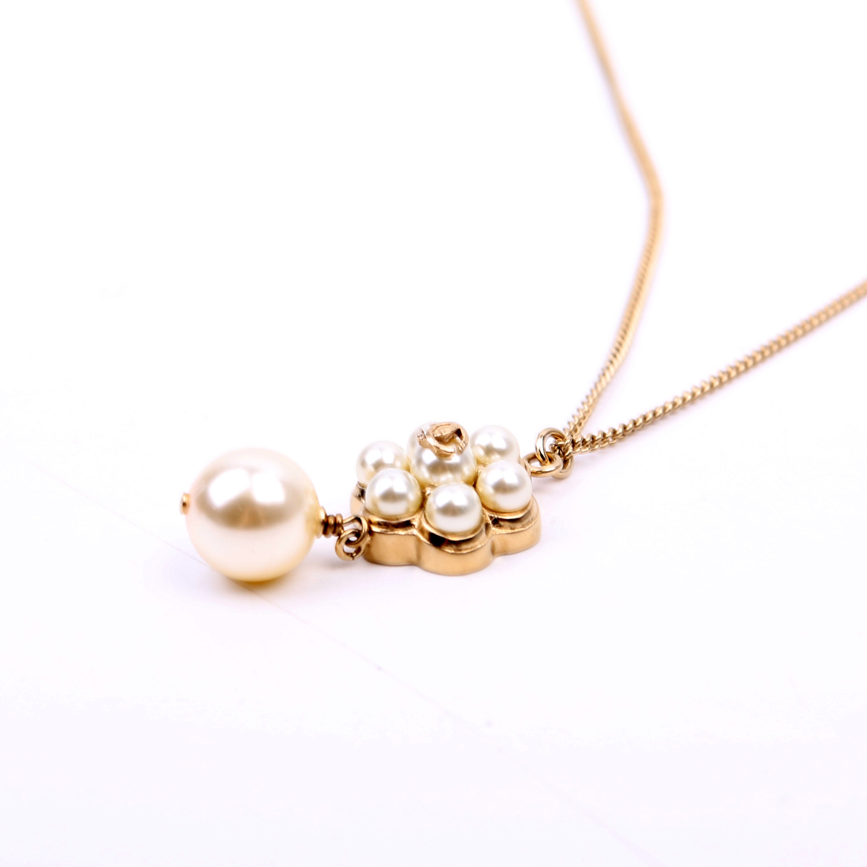 CC Flower Faux Pearl Drop Pendant Necklace Gold