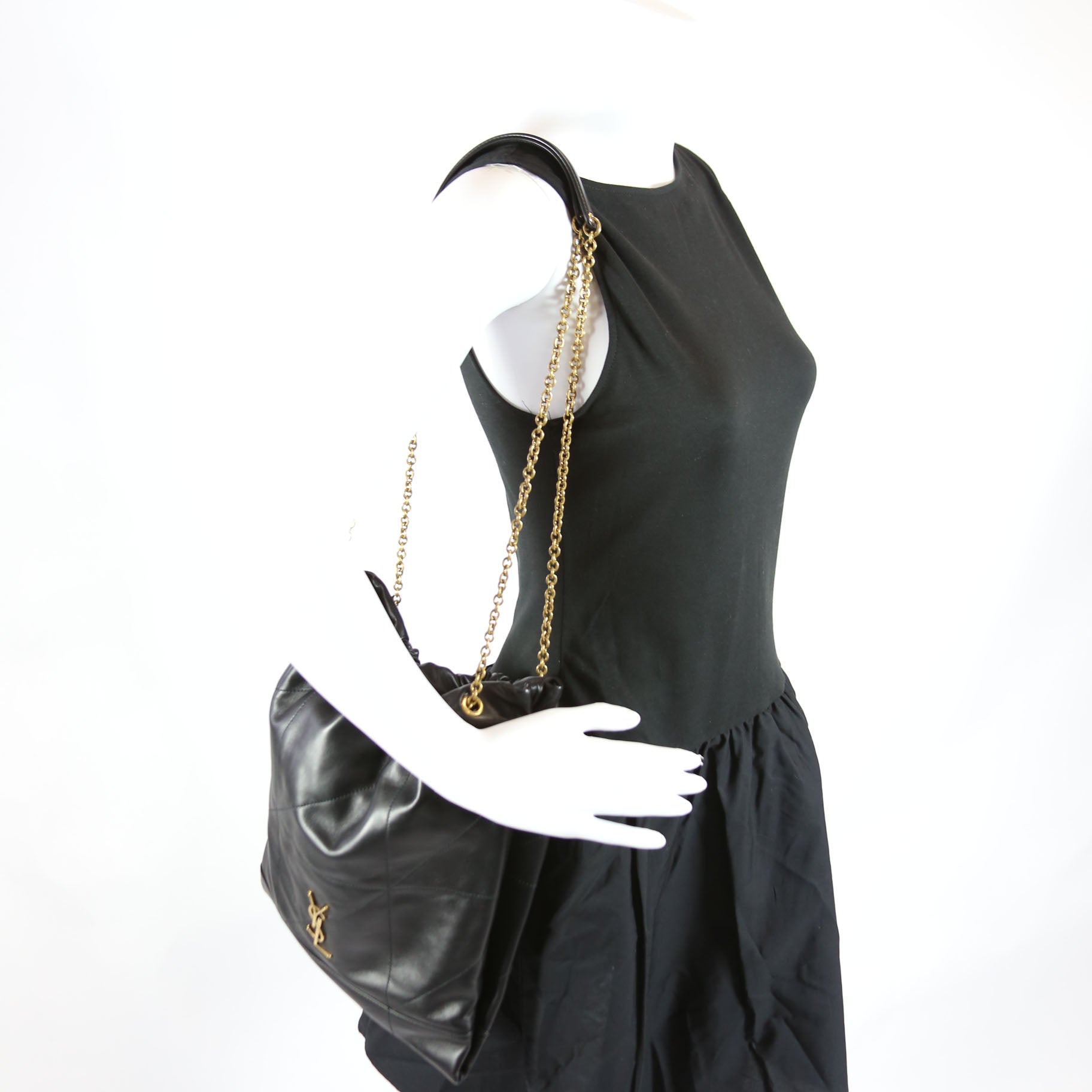 781666 Jamie 4.3 Pochon Lambskin Black