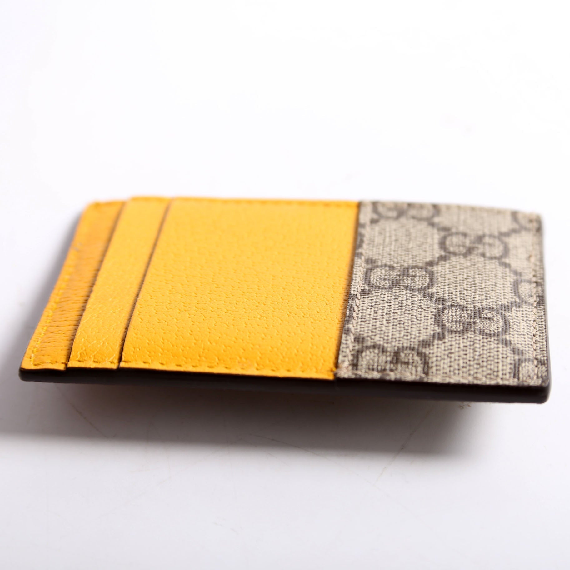 597557 GG Supreme Neo Card Case