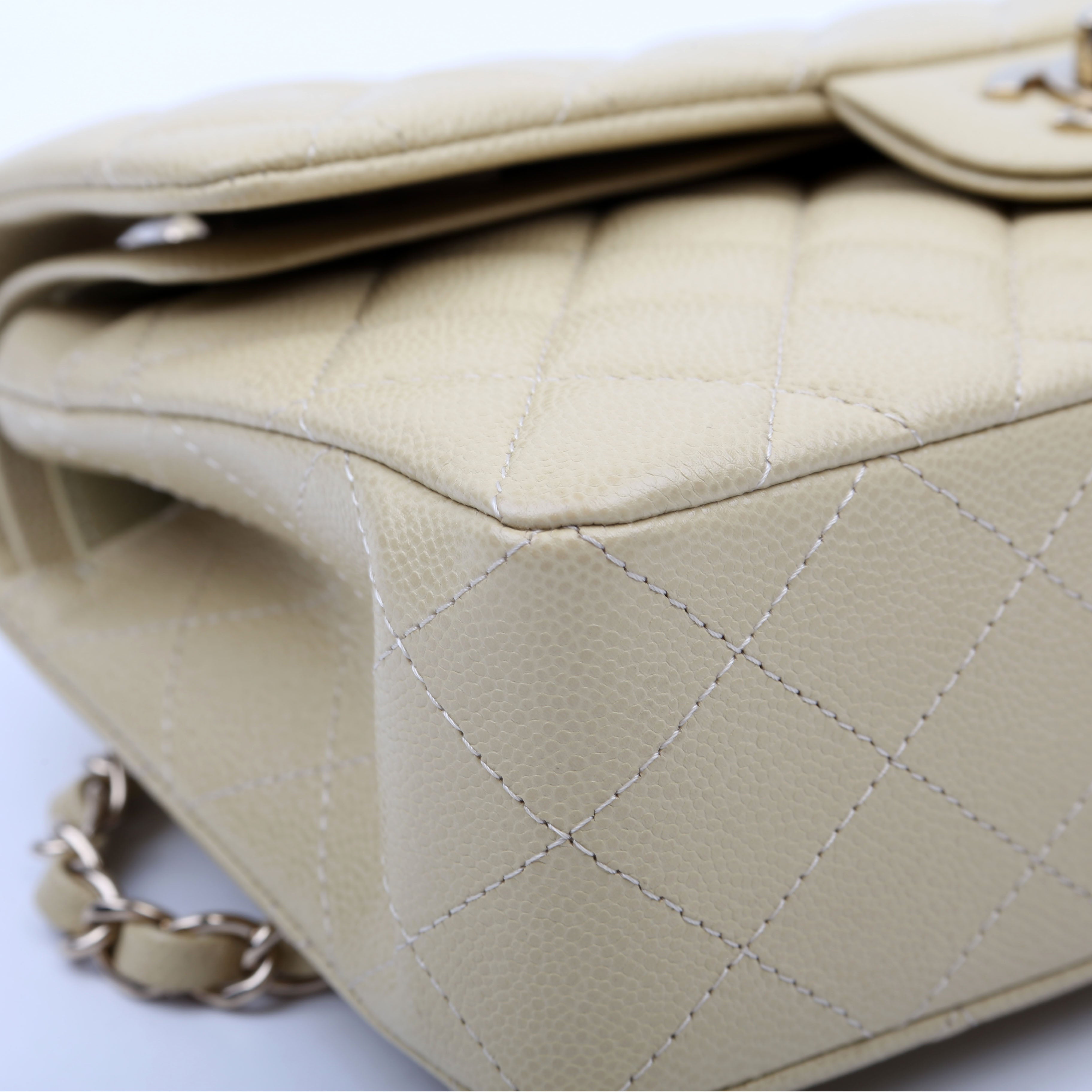 Classic Flap Small Caviar Neutral
