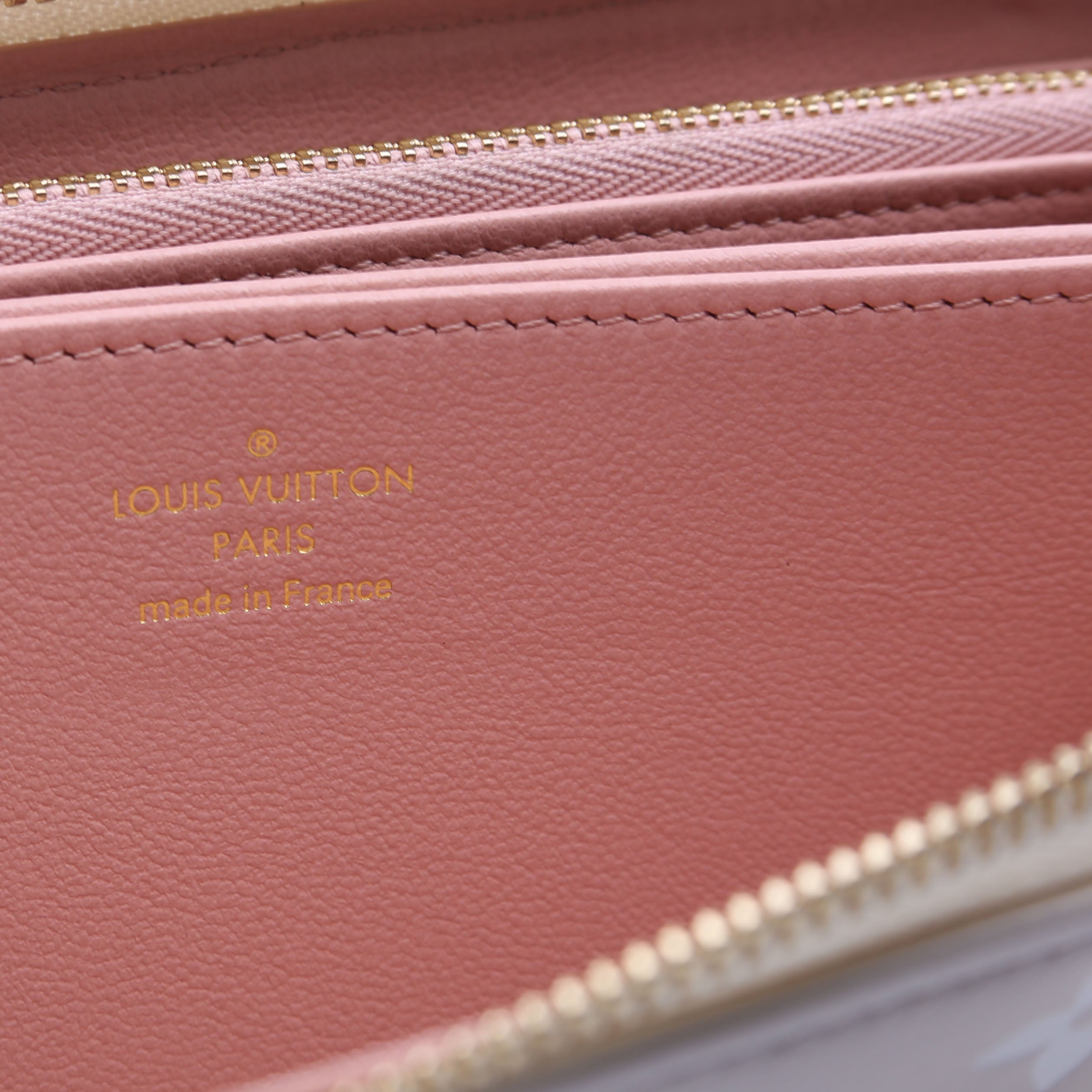 Coussin Zippy Wallet Lambskin