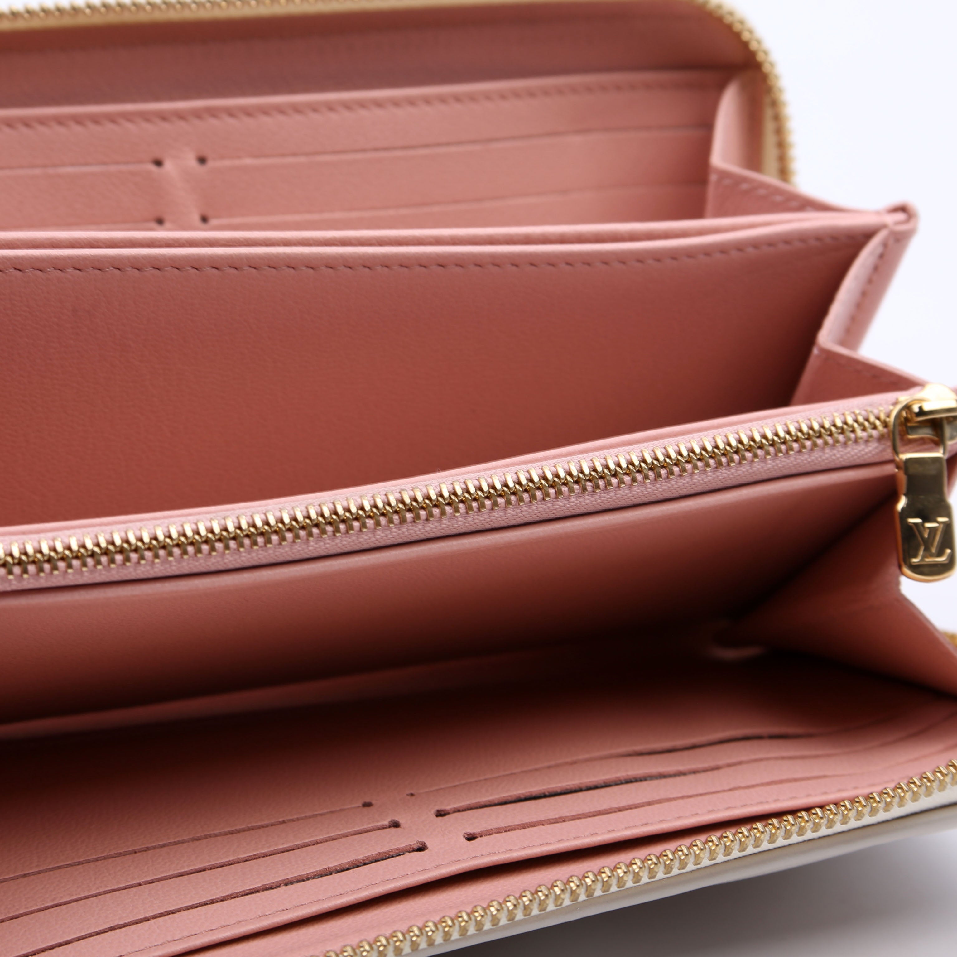 Coussin Zippy Wallet Lambskin