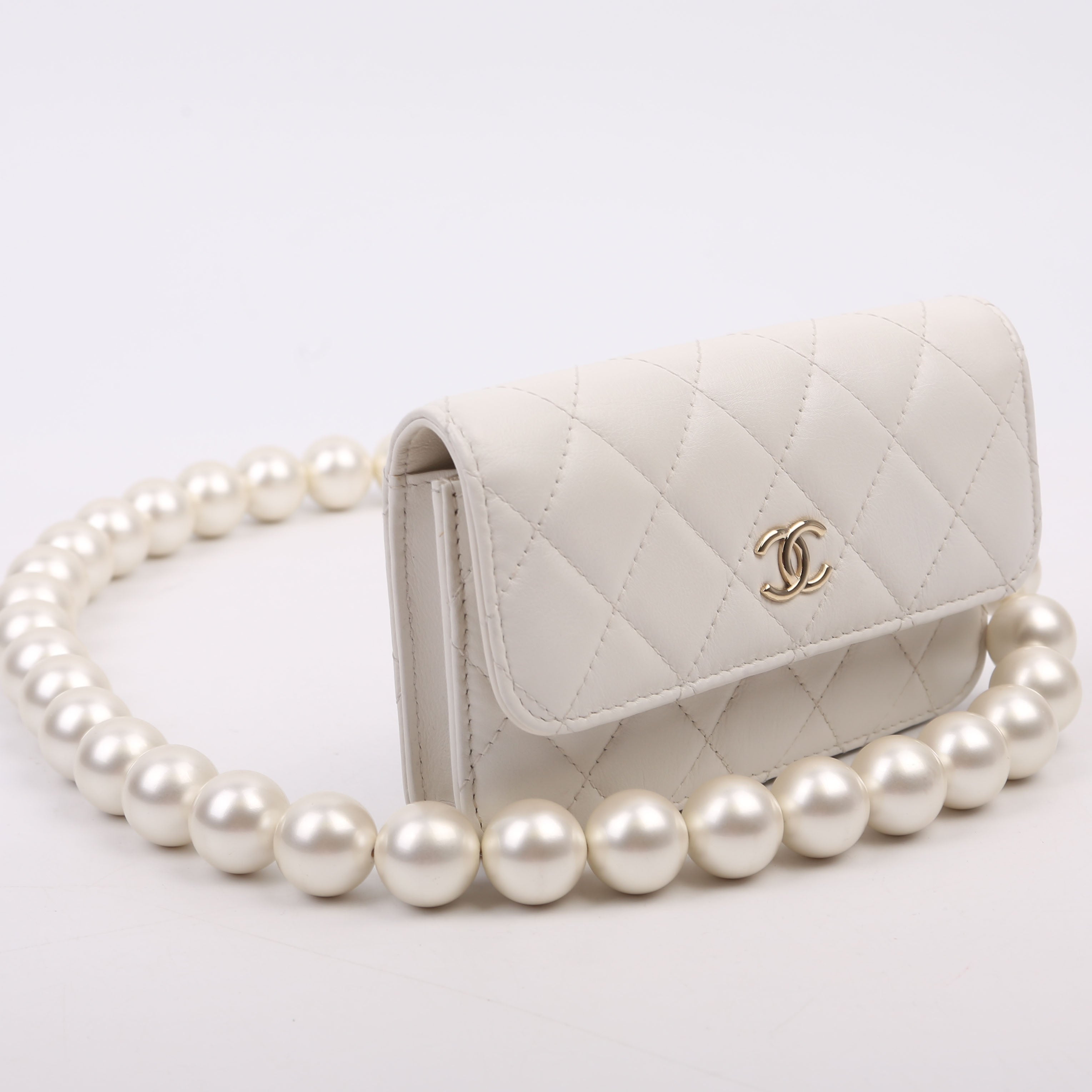 Maxi Pearls WOC Lambskin 30M White