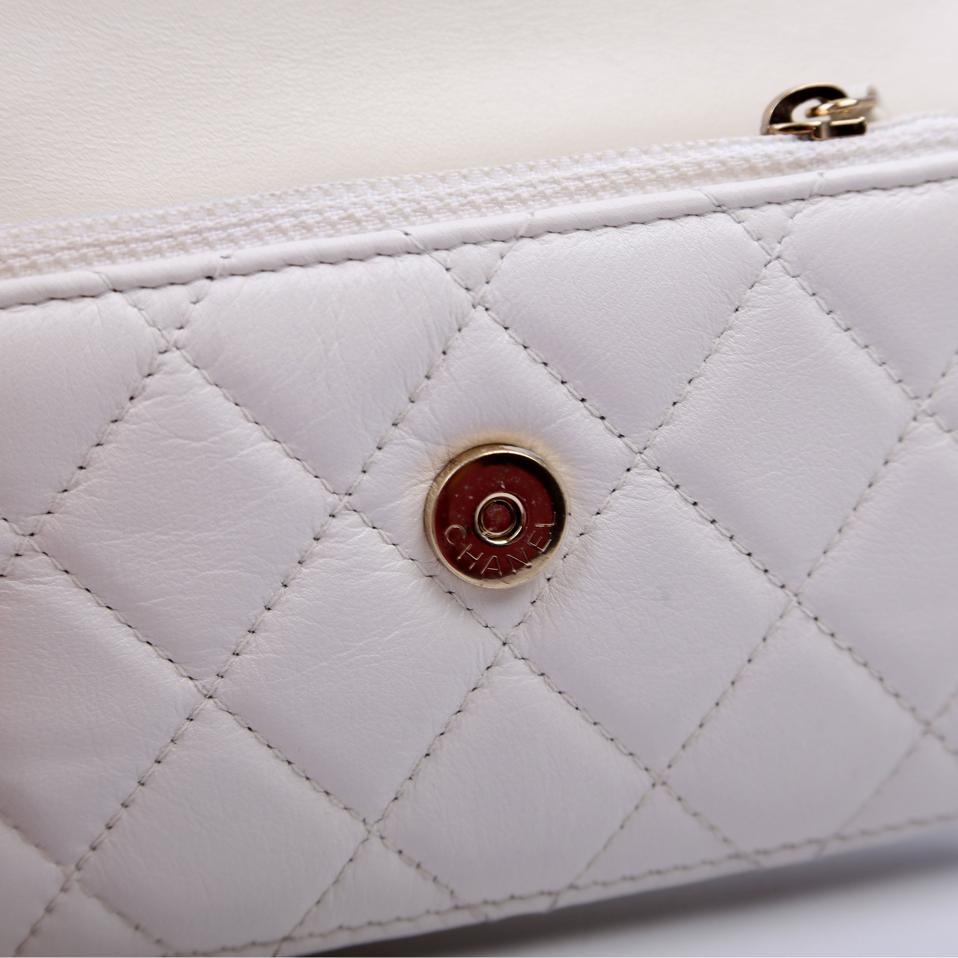 Maxi Pearls WOC Lambskin 30M White