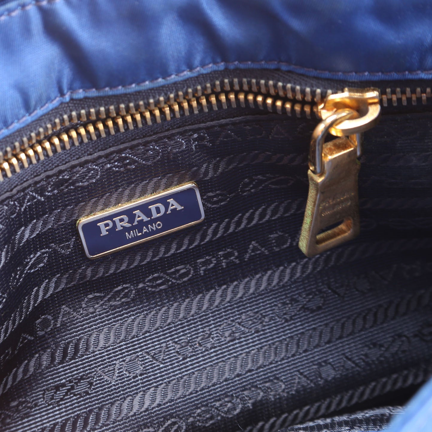 BT0772 Tessuto Nylon Saffiano Buckle Messenger Small Blue