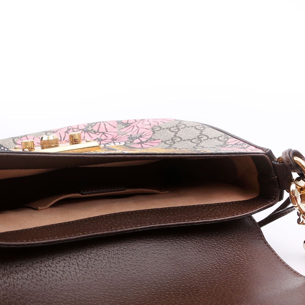 453189 GG Supreme Bengal Padlock Medium Messenger Brown