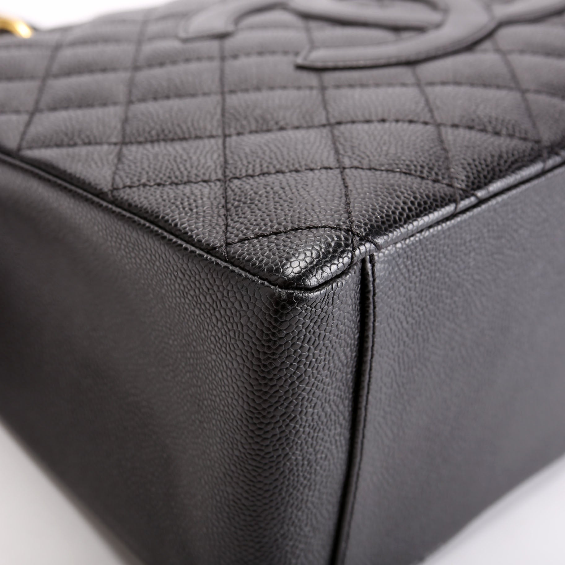 Grand Shopping Tote Caviar Black
