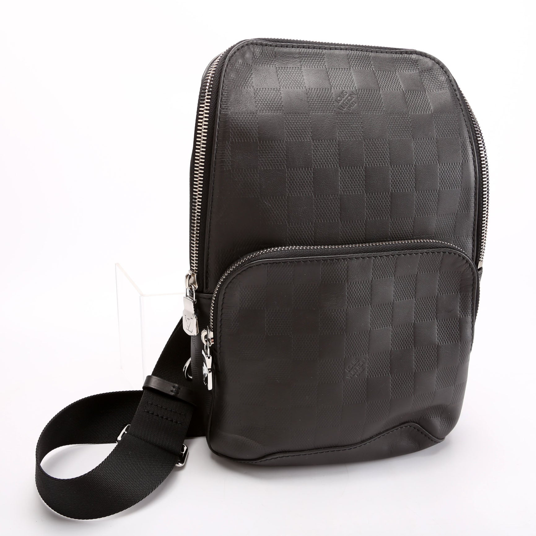 Avenue Sling Bag Infini Leather Black