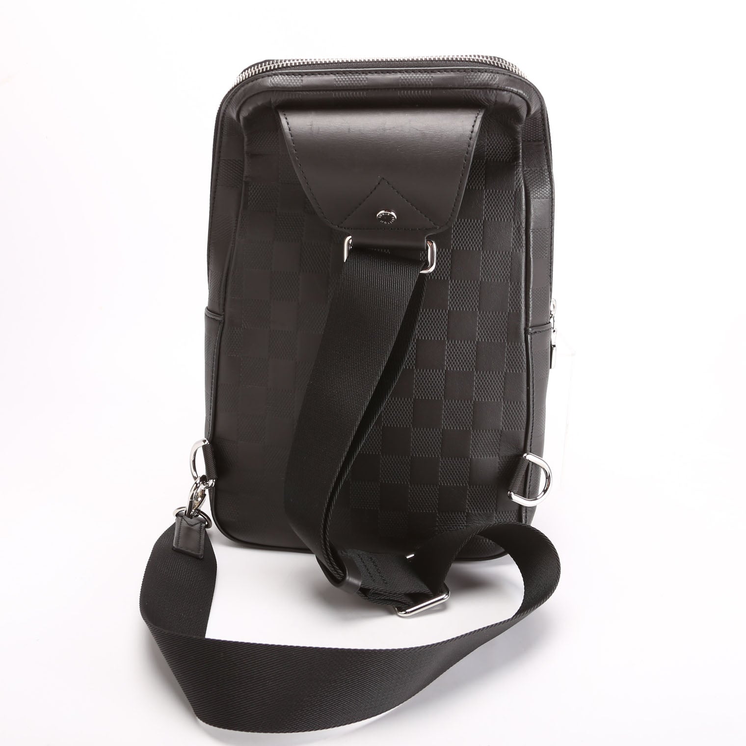 Avenue Sling Bag Infini Leather Black