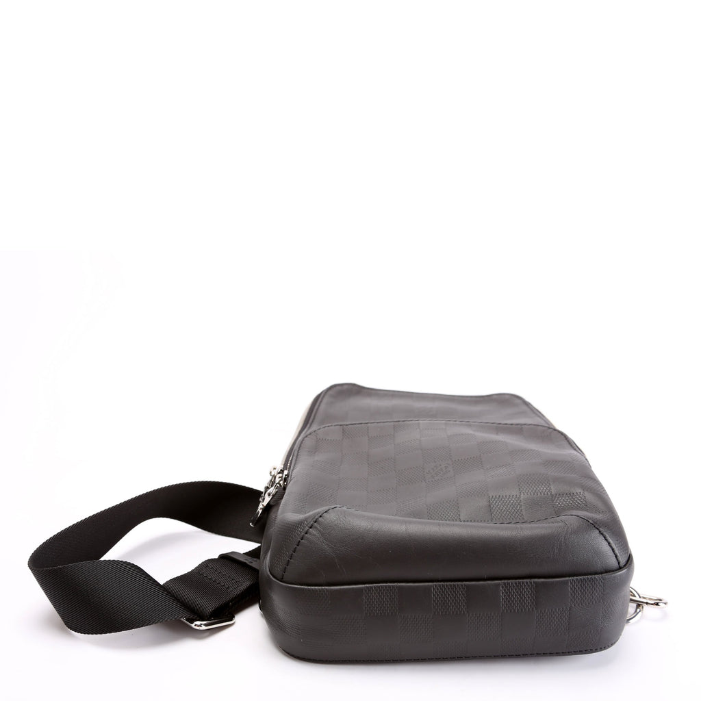 Avenue Sling Bag Infini Leather Black