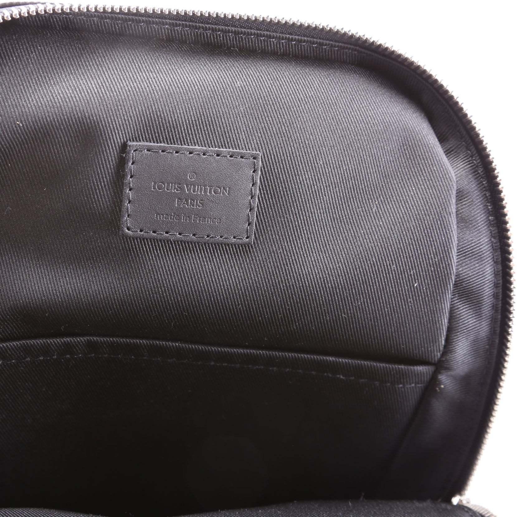 Avenue Sling Bag Infini Leather Black
