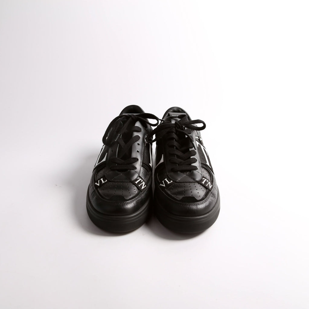 VL7N Low Top Sneakers Size 42 Black