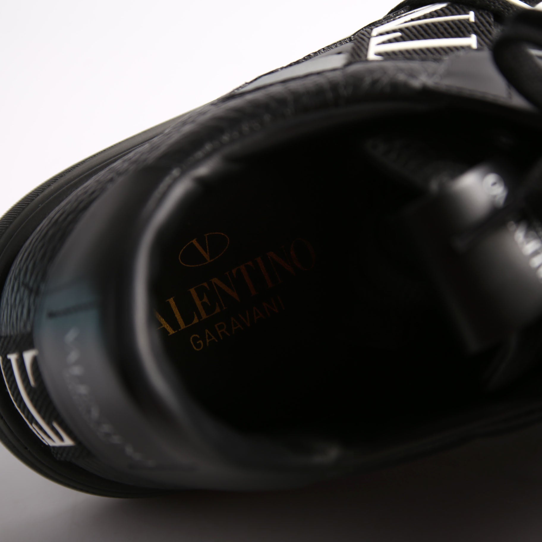 VL7N Low Top Sneakers Size 42 Black