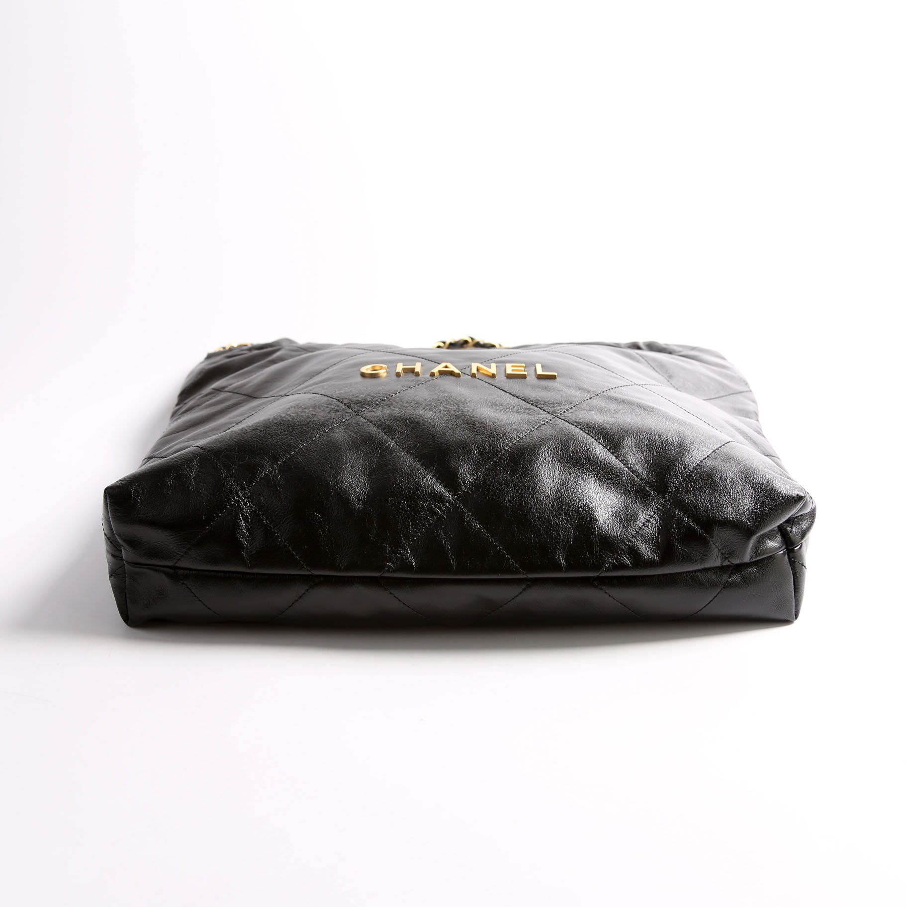 Chanel 22 Quilted Medium Hobo RFID Black/Gold