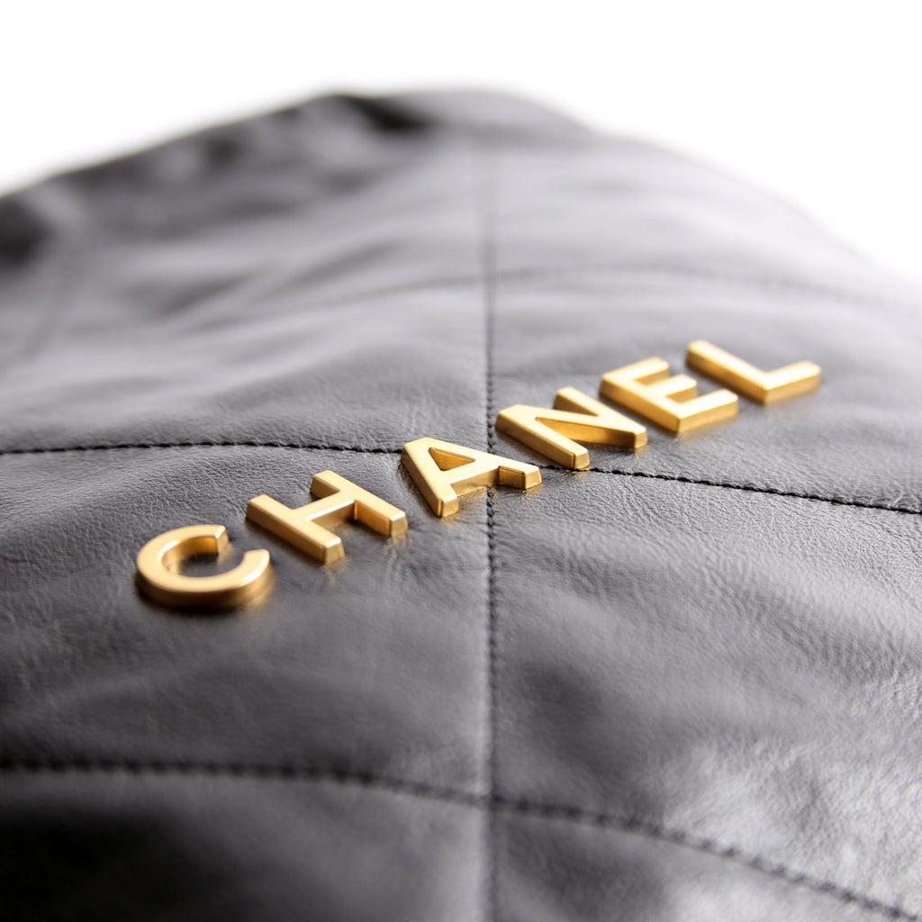 Chanel 22 Quilted Medium Hobo RFID Black/Gold
