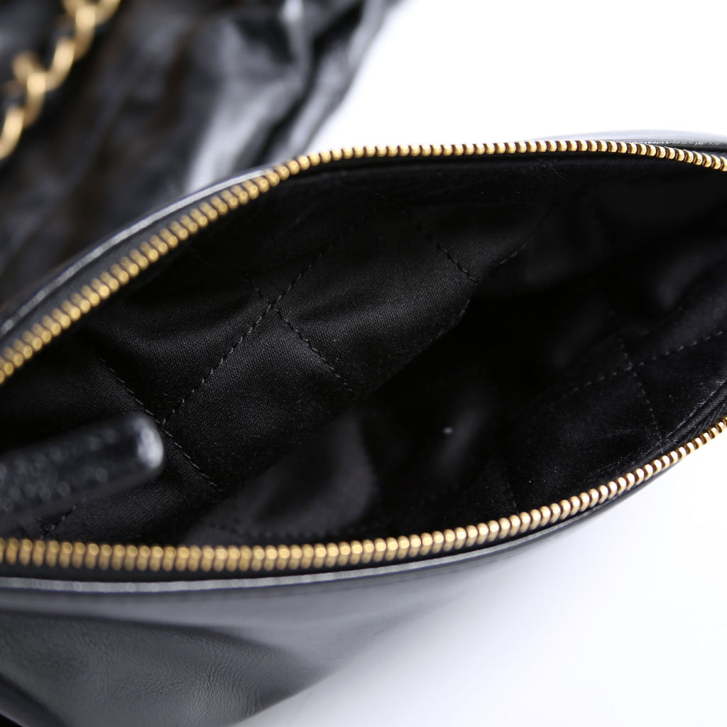 Chanel 22 Quilted Medium Hobo RFID Black/Gold