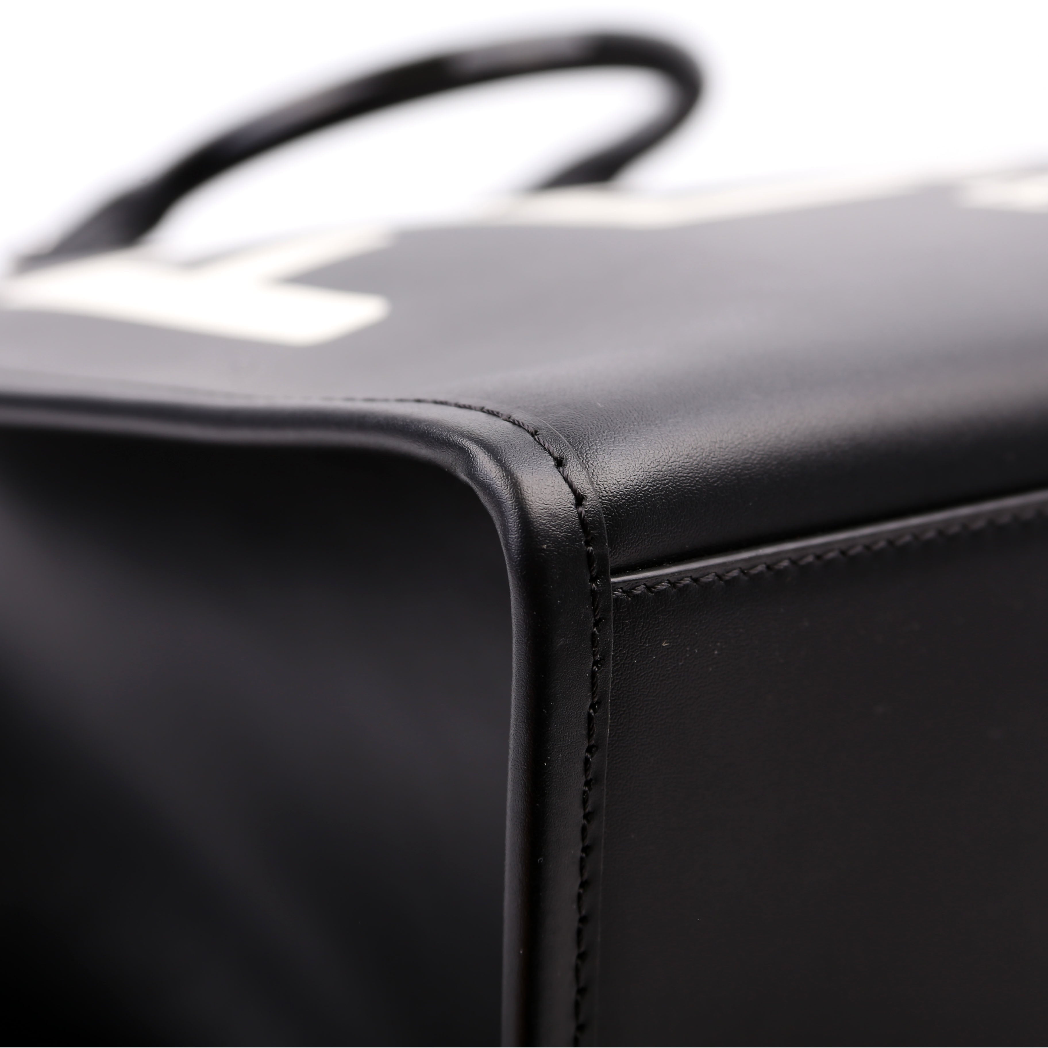 Fendi Sunshine Shopper Medium Leather Black