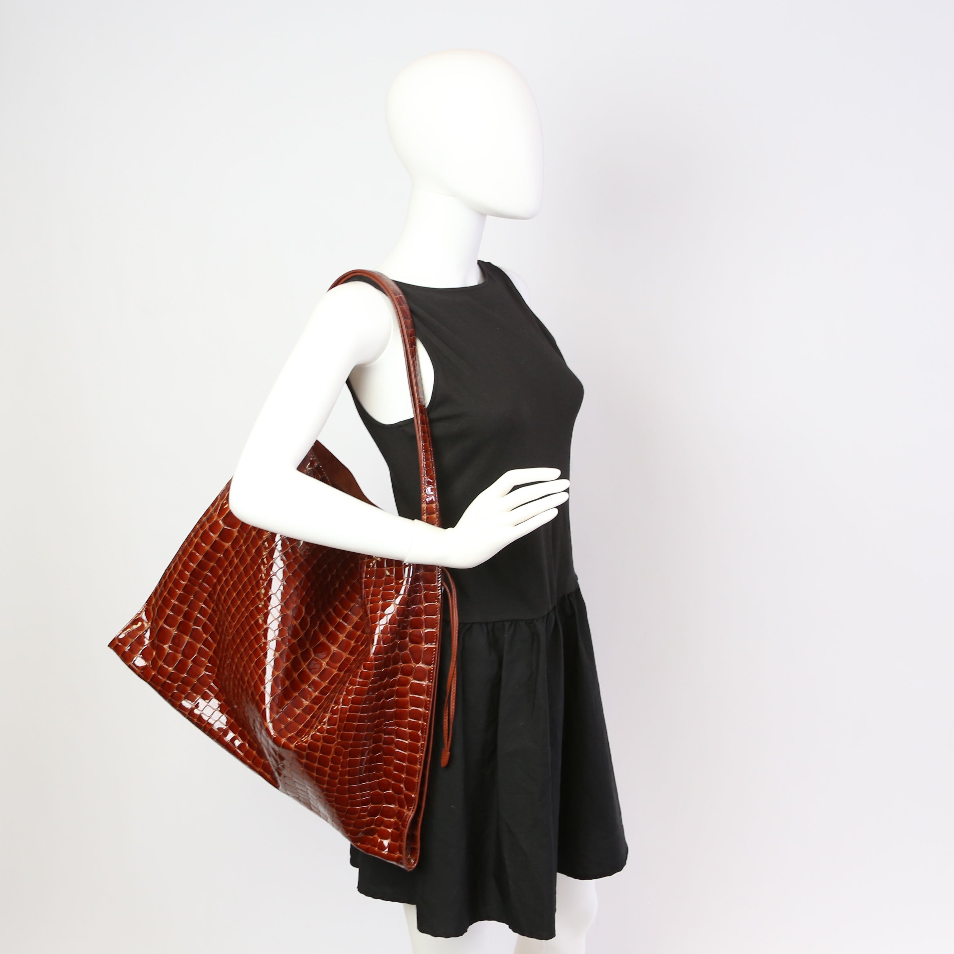 Le 54 Drawstring Tote Croc Embossed Brown